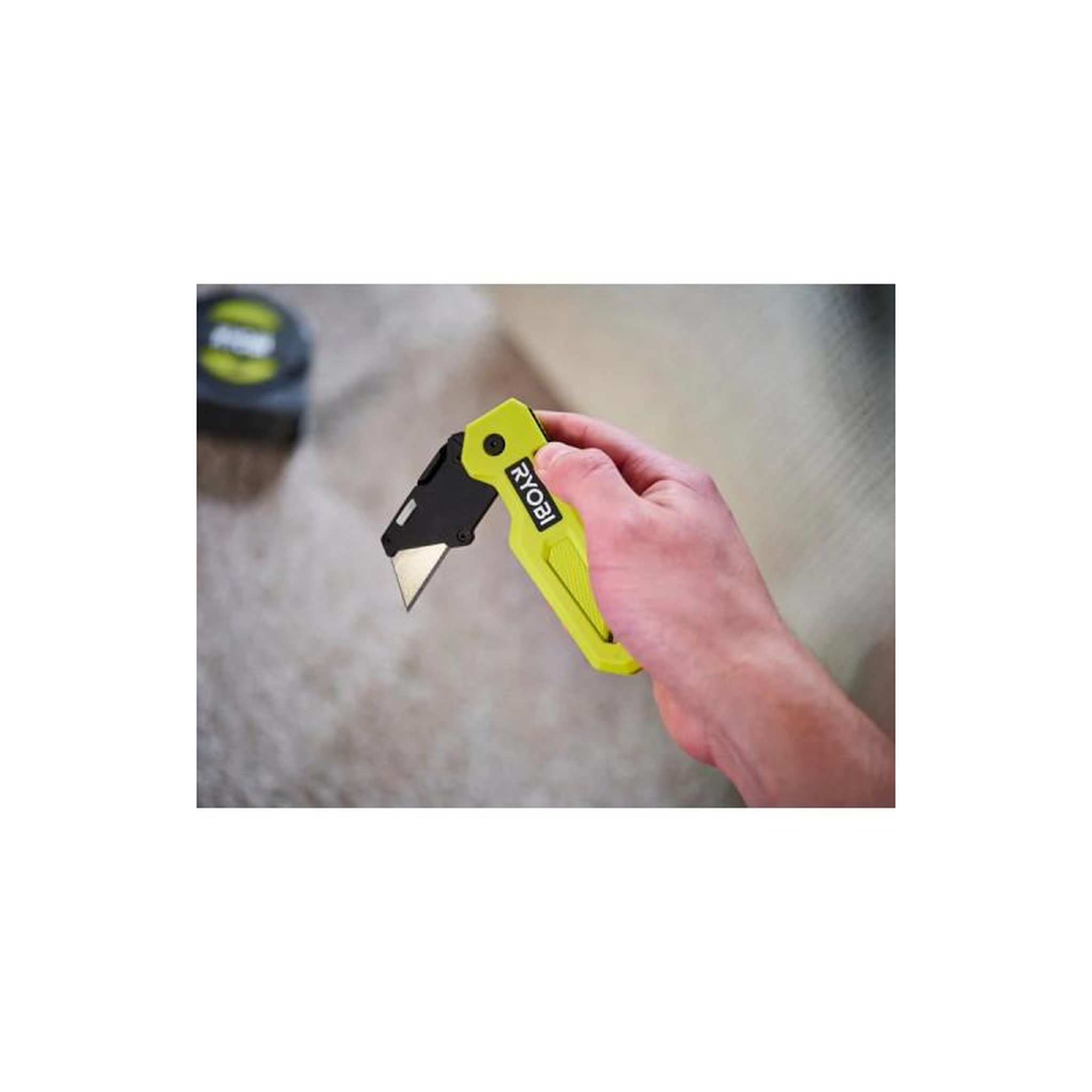 Voir la diapositive 3 : Ryobi Cutter à lame rétractable en fibre de verre RYOBI