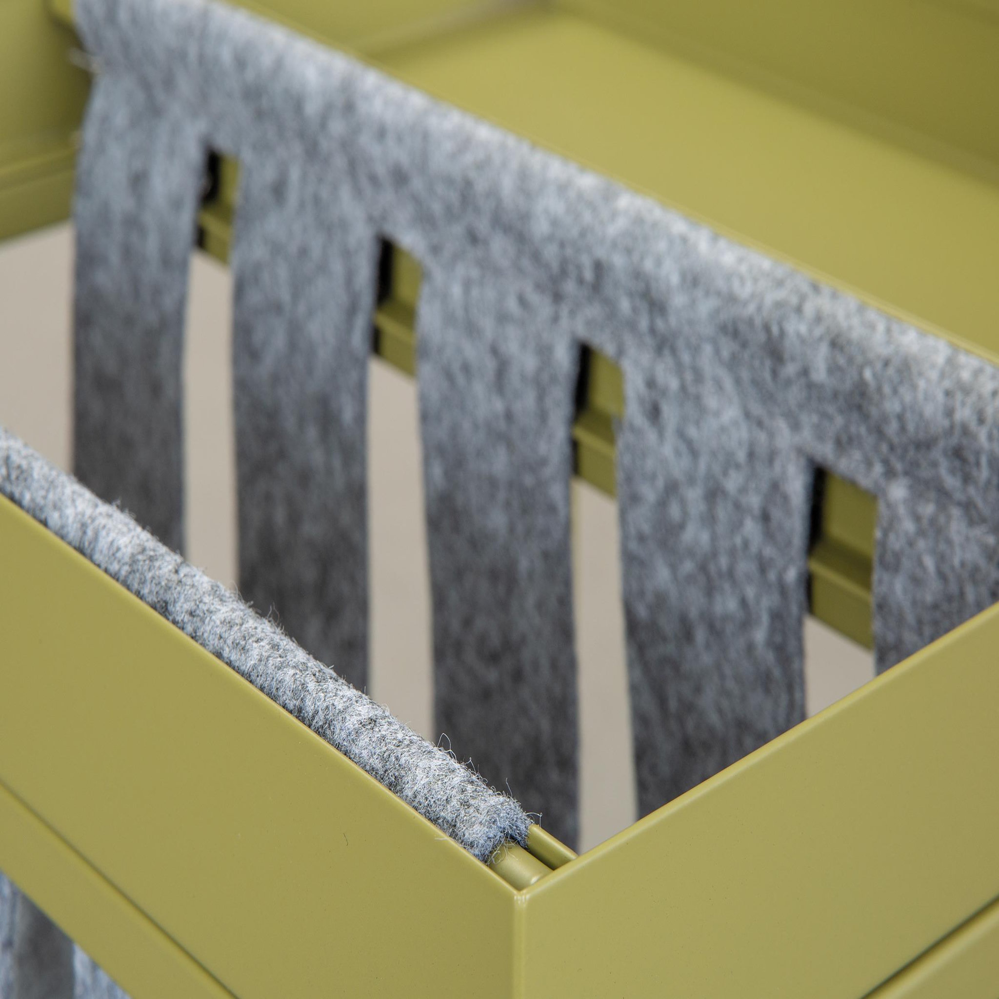 Voir la diapositive 4 : INTERLINK Table d'appoint CLUB NY MAGAZIN