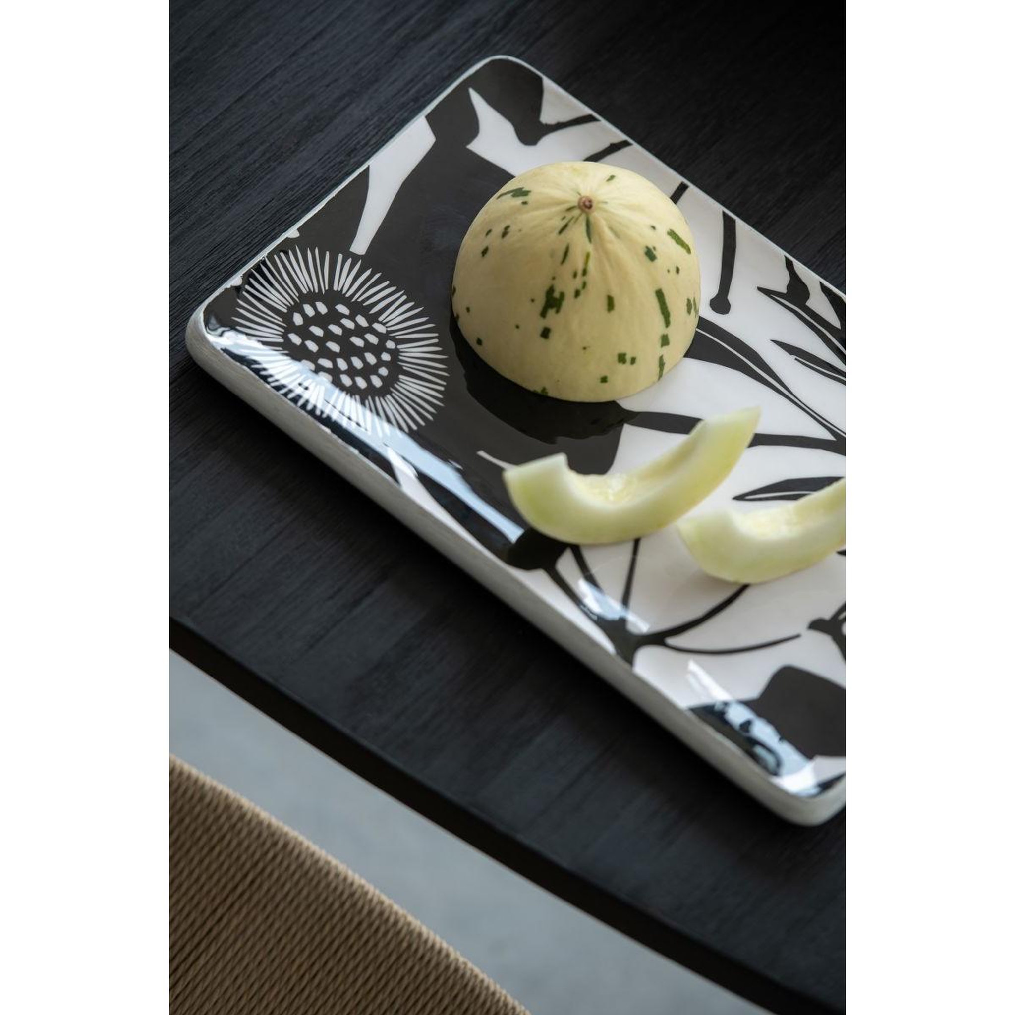 Voir la diapositive 4 : J-LINE Plat de présentation en bois  tod  40cm noir & blanc