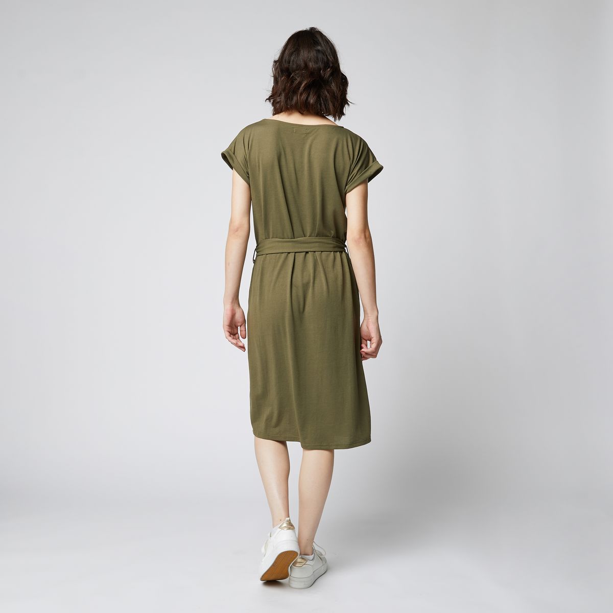 INEXTENSO Robe manches courtes en maille avec ceinture vert kaki femme