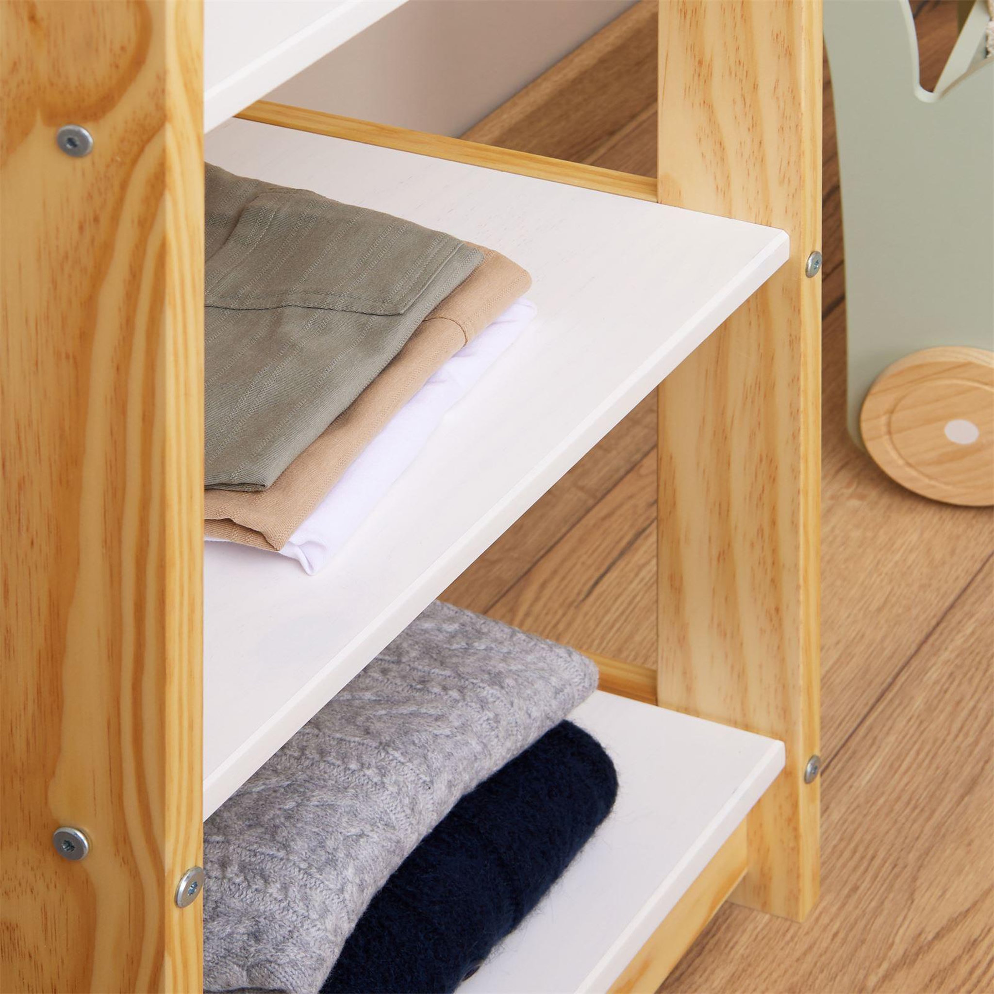 Voir la diapositive 6 : IDIMEX Étagère à vêtements enfant SALLY en pin massif