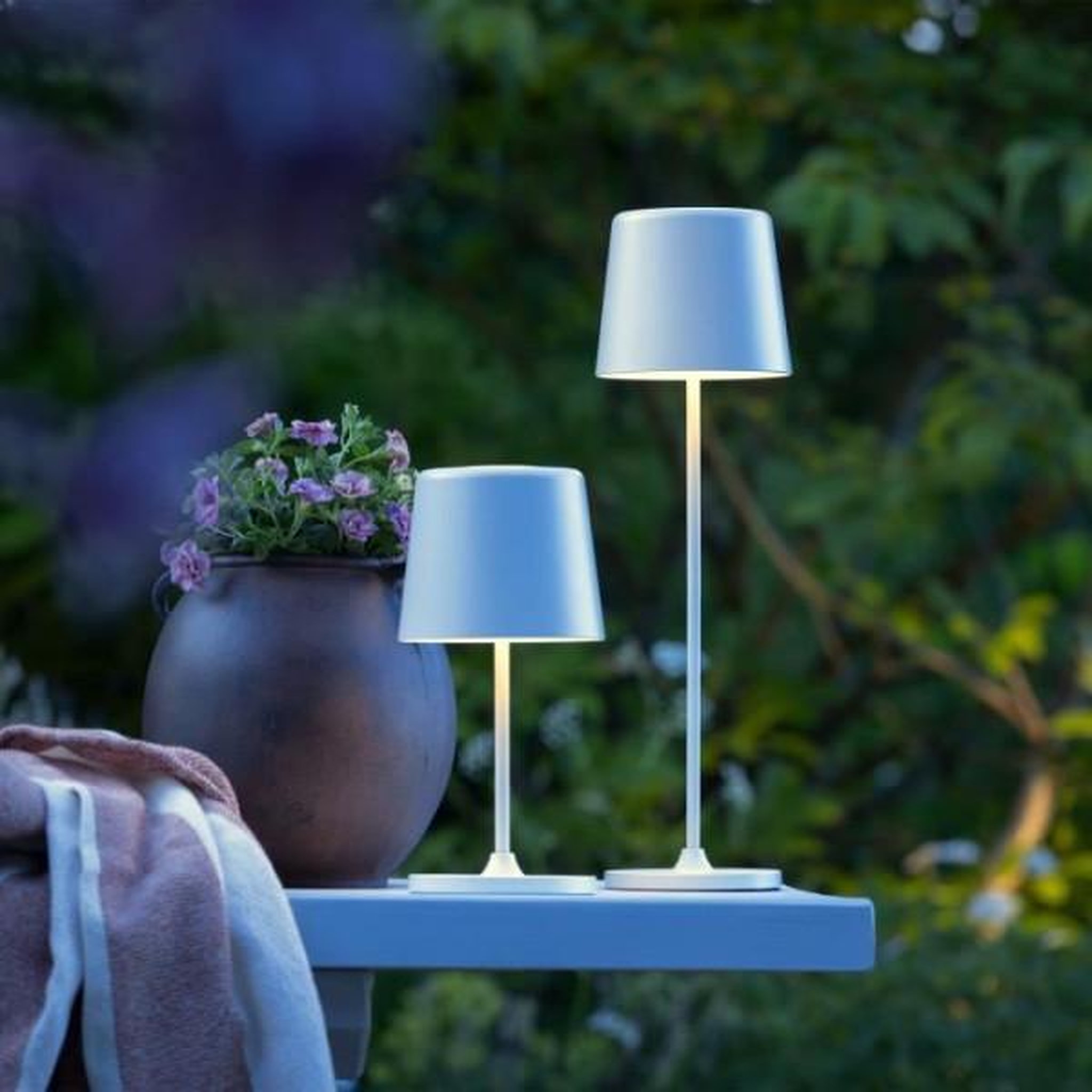 BRILLIANT Lampe a poser LED KAAMI BRILLIANT - 2W - IP44 - Métal et plastique - Blanc mat