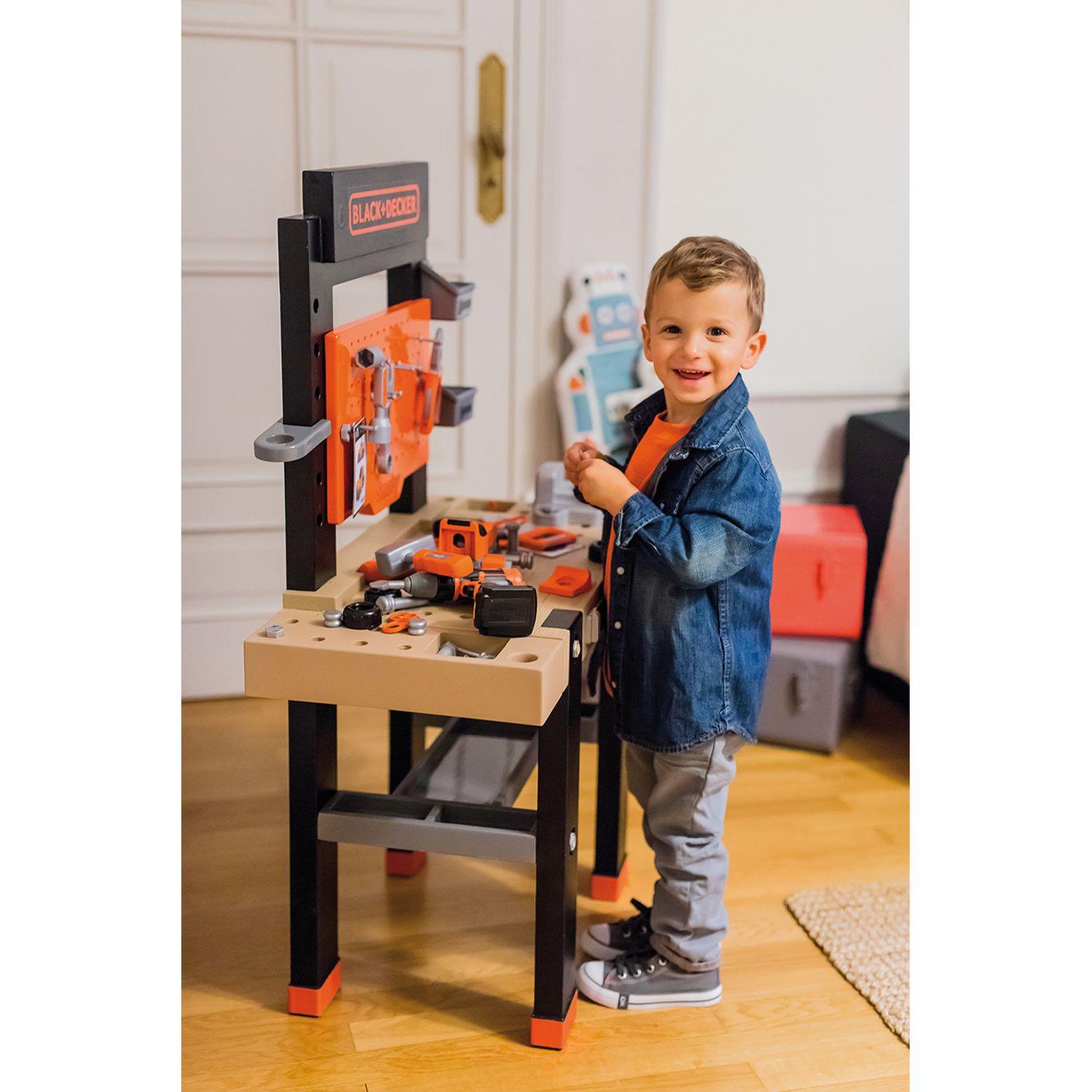 Voir la diapositive 5 : SMOBY Etabli Bricolo Center Black & Decker
