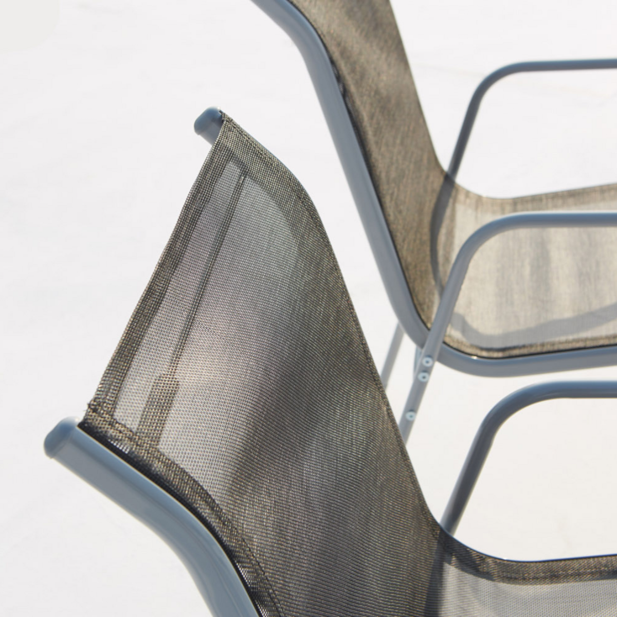 CONCEPT USINE Table de jardin et 8 chaises en acier et toile PVC gris LUSIANA