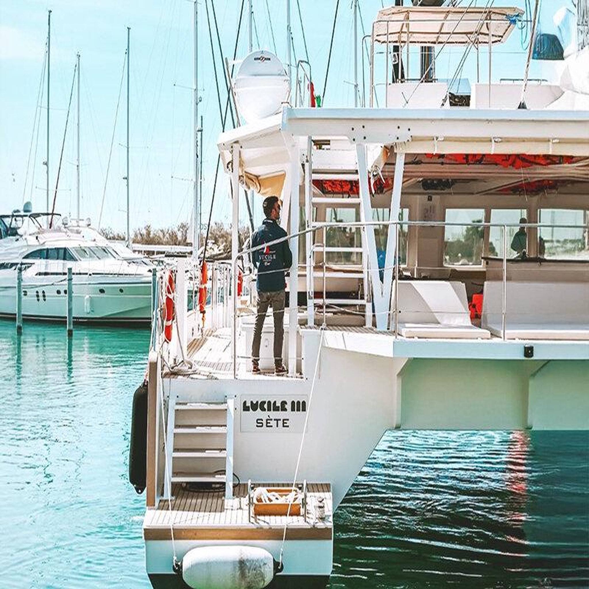 Voir la diapositive 4 : Smartbox Sortie en catamaran de 2h en famille près de palavas-les-flots - coffret cadeau sport & aventure