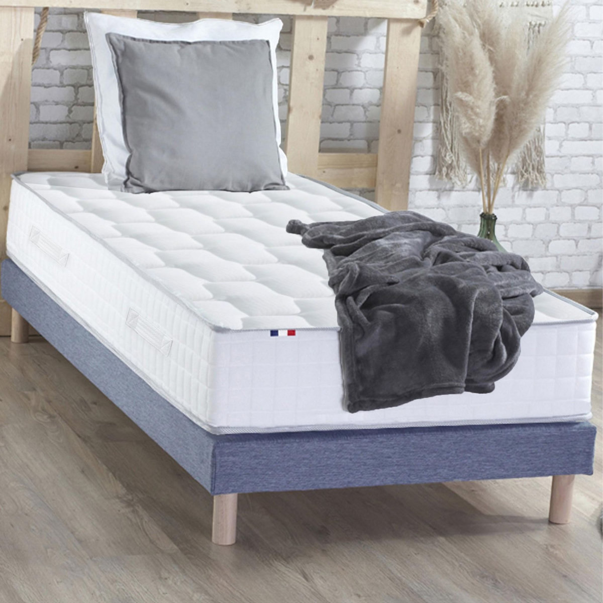 IDLITERIE Ensemble literie : matelas à ressorts ODYSSEE et mémoire de forme avec sommier - Qualité française