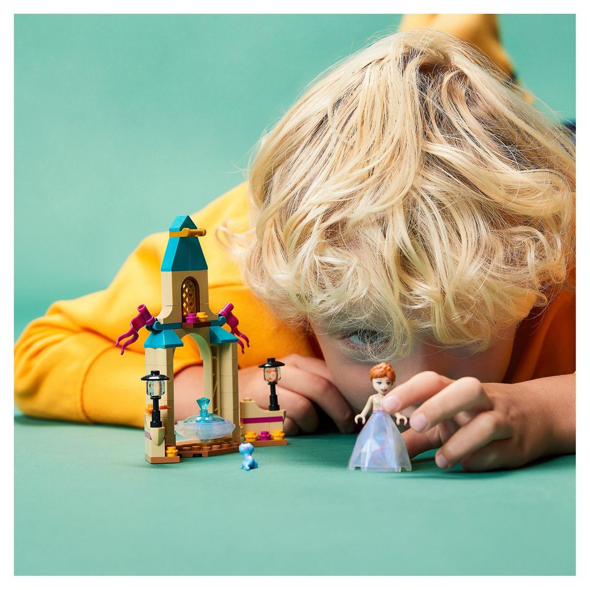 LEGO Disney 43198 - La cour du château d'Anna 