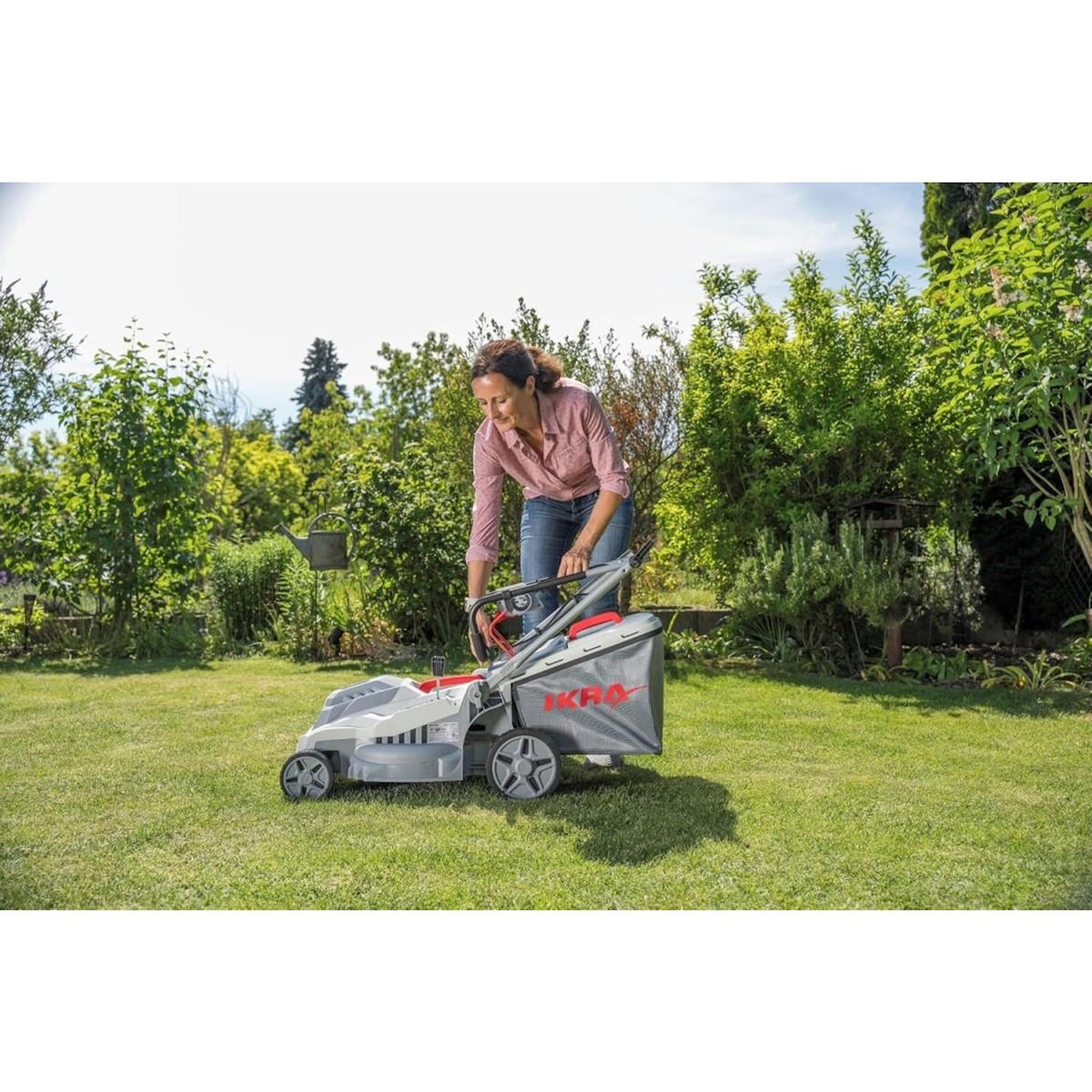 Ikra Tondeuse électrique 1600W 2en1 Tonte & Ramassage Pelouse Largeur de coupe 38cm, 5 Hauteurs de coupe, Tondeuse gazon Bac 42L IKRA