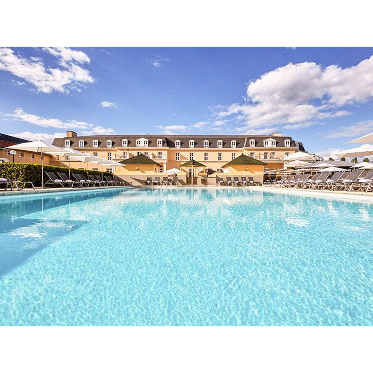 Smartbox Séjour étoilé en hôtel Mercure 4* à Chantilly avec spa et VTT - Coffret Cadeau Séjour