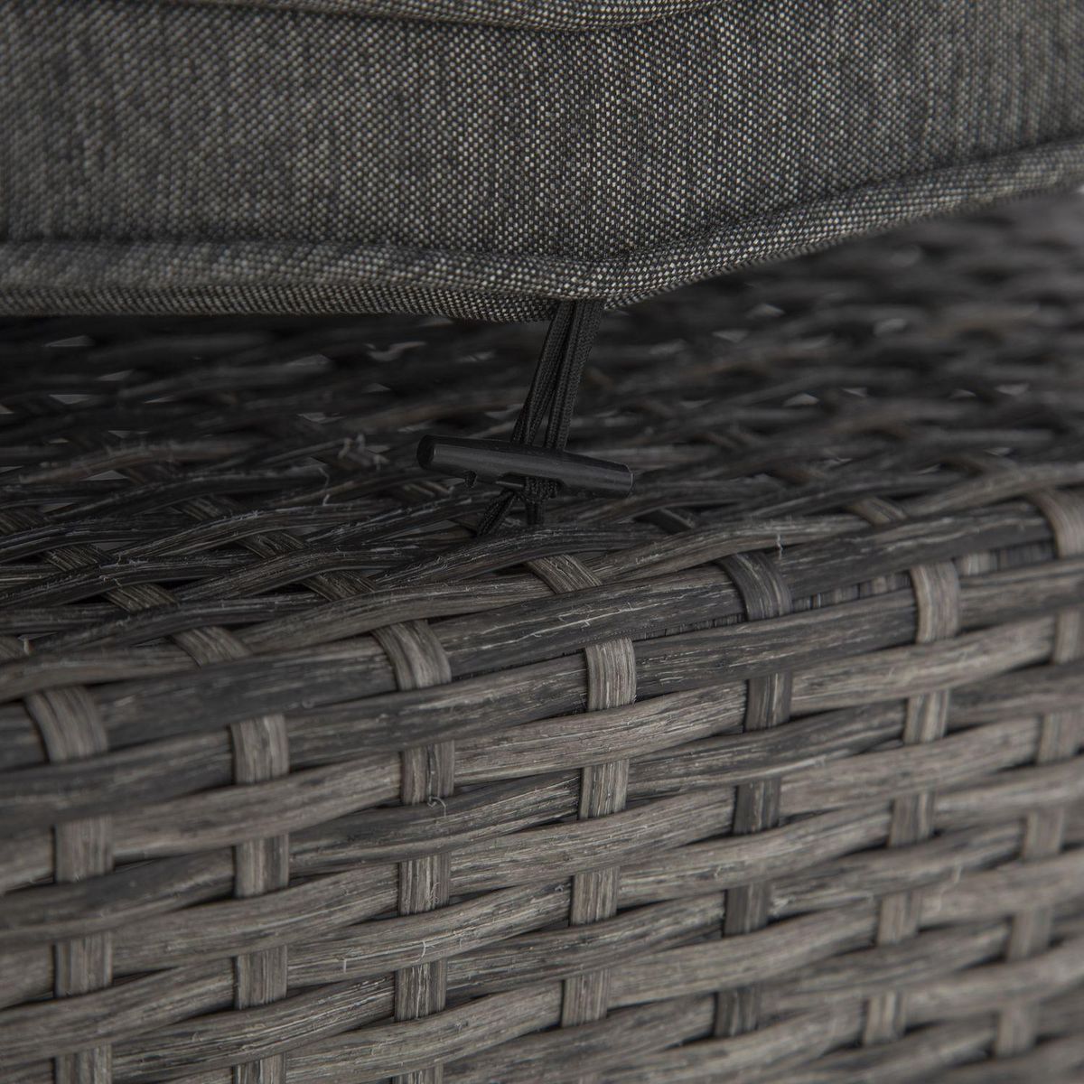 HESPERIDE Pouf de jardin en résine tressée Mayari - Gris ombre