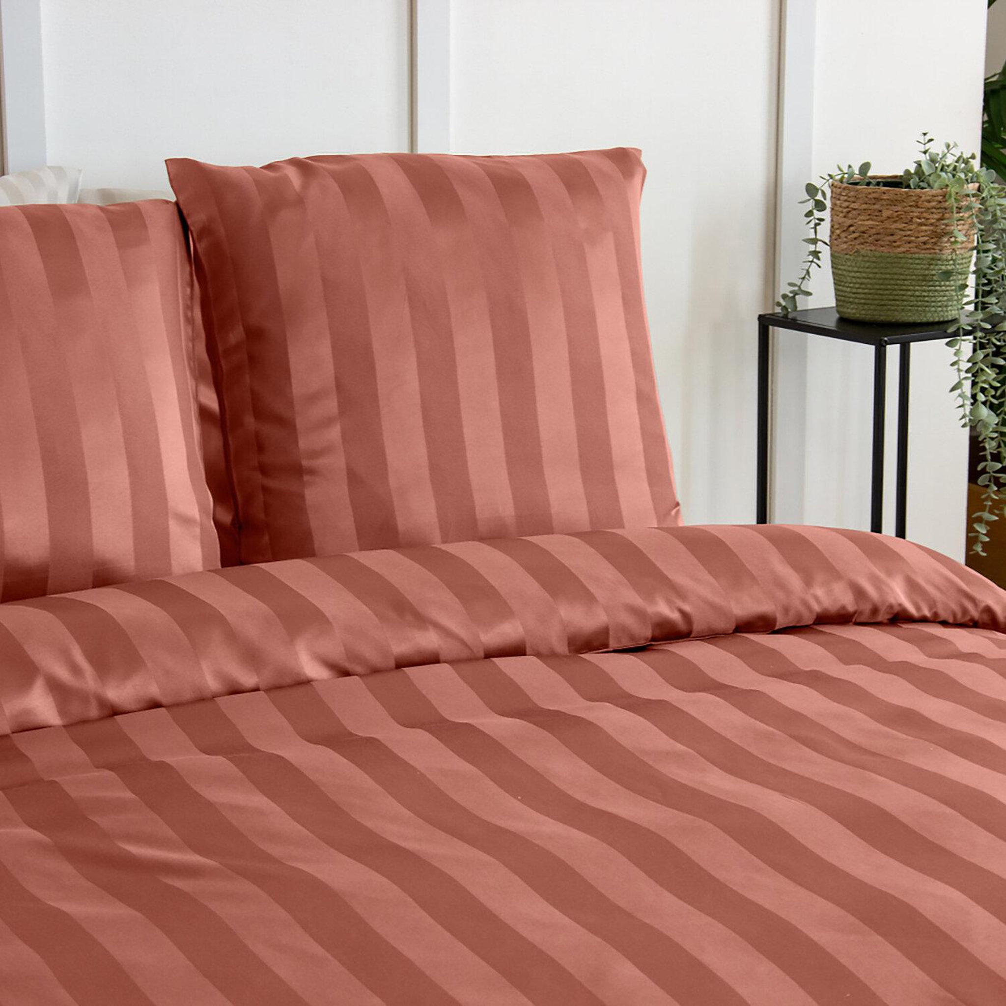 Voir la diapositive 2 : Home collection Parure housse de couette 100% satin de microfibre
