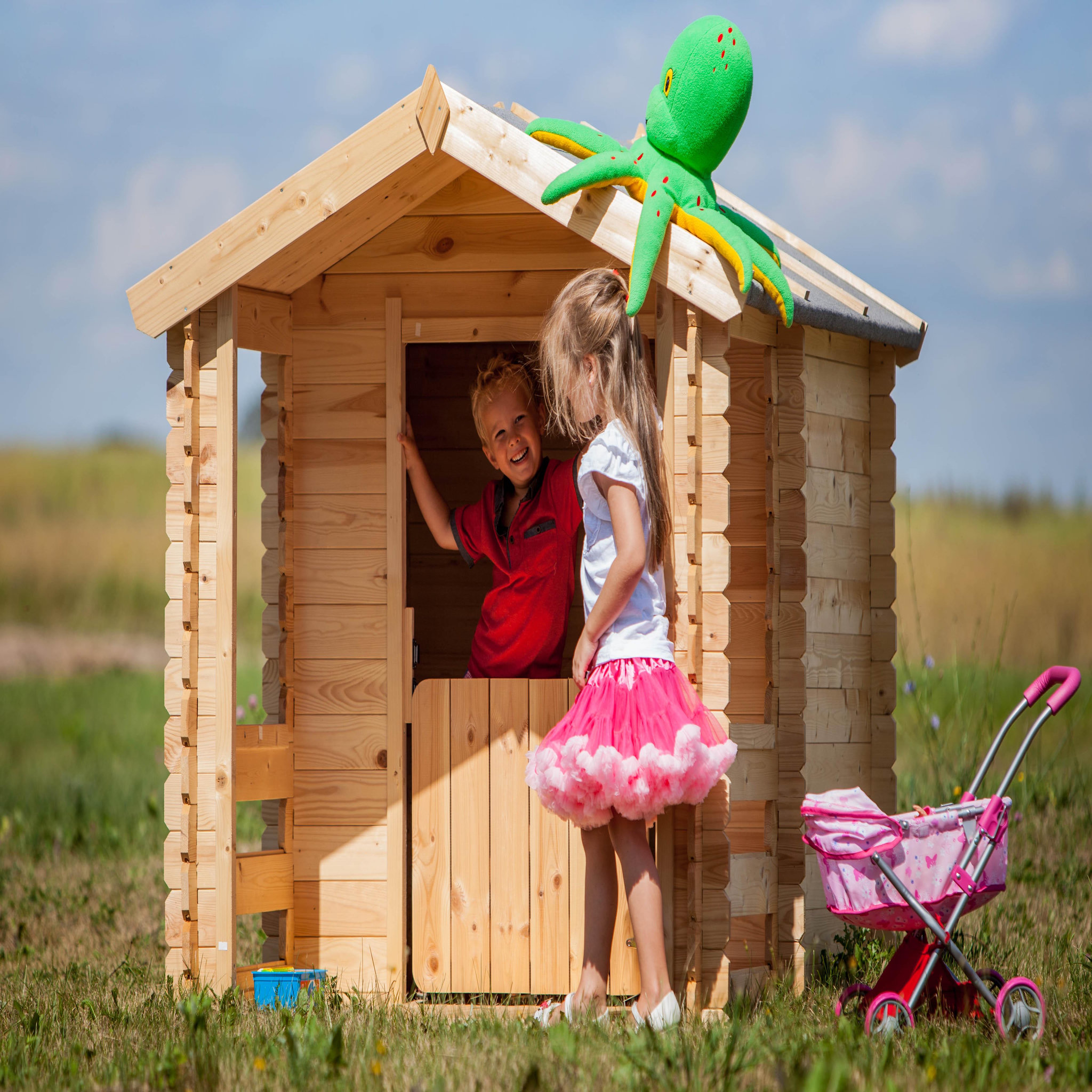Voir la diapositive 3 : TIMBELA Maison en bois pour enfants - maison de jeux pour l'extérieur 182x146xh145cm/1.1m2 m501