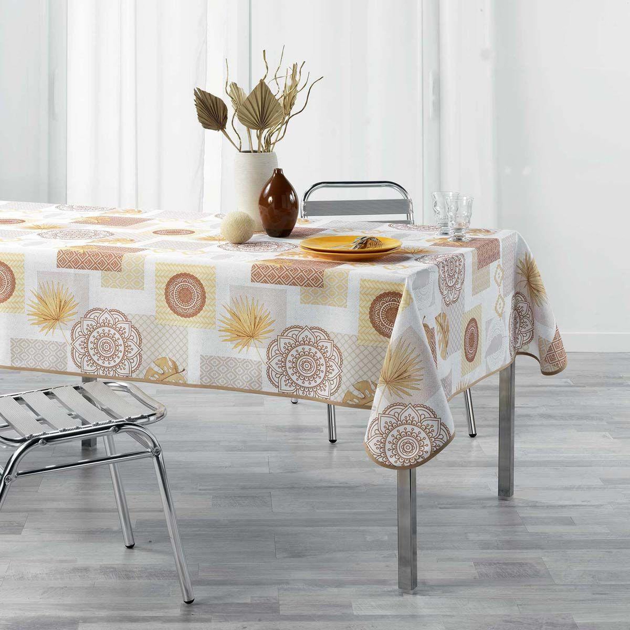 Voir la diapositive 2 : Douceur d'Intérieur Nappe imprimée  opéra  150x240cm jaune & blanc