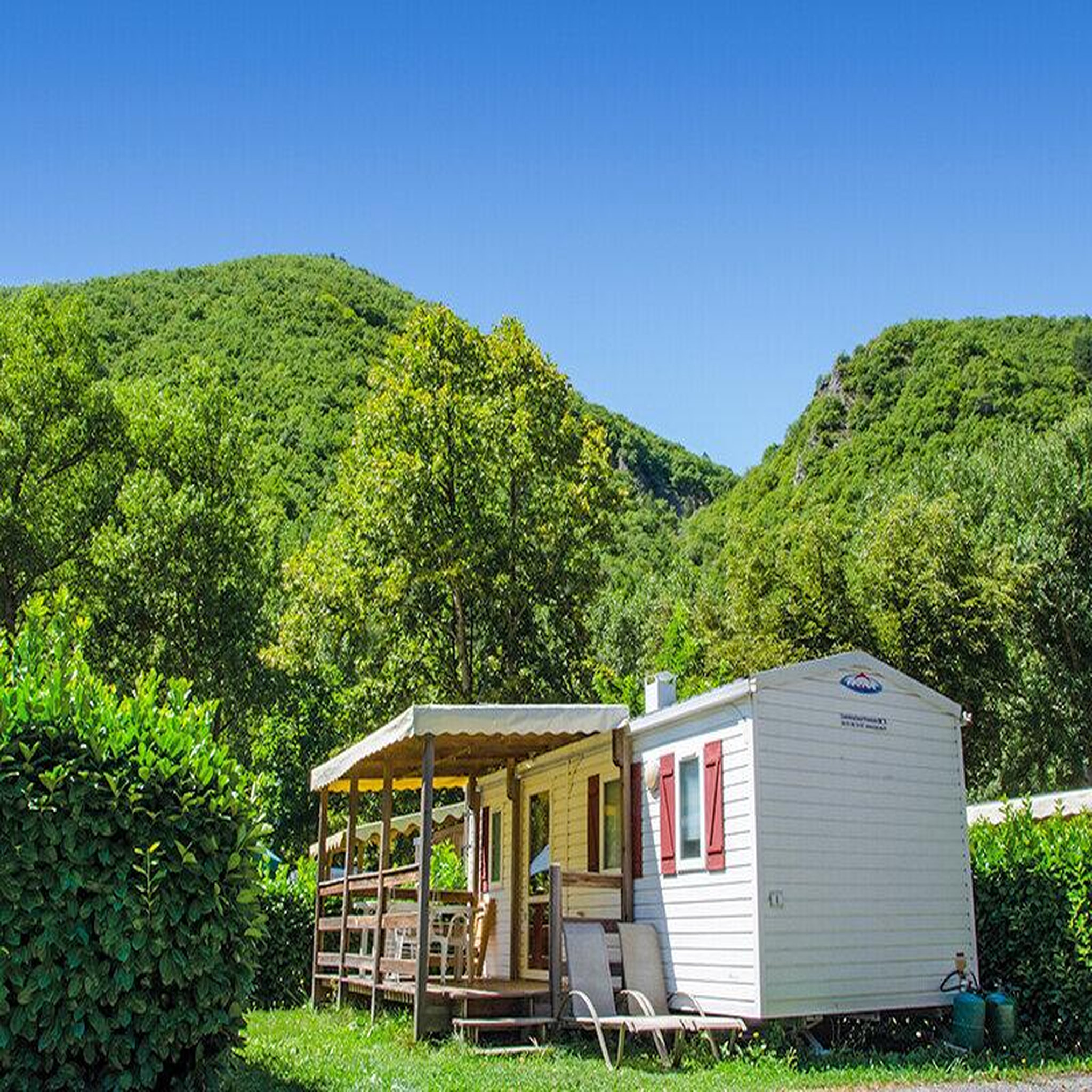 Voir la diapositive 2 : Smartbox Séjour en famille : 3 jours au camping - coffret cadeau séjour