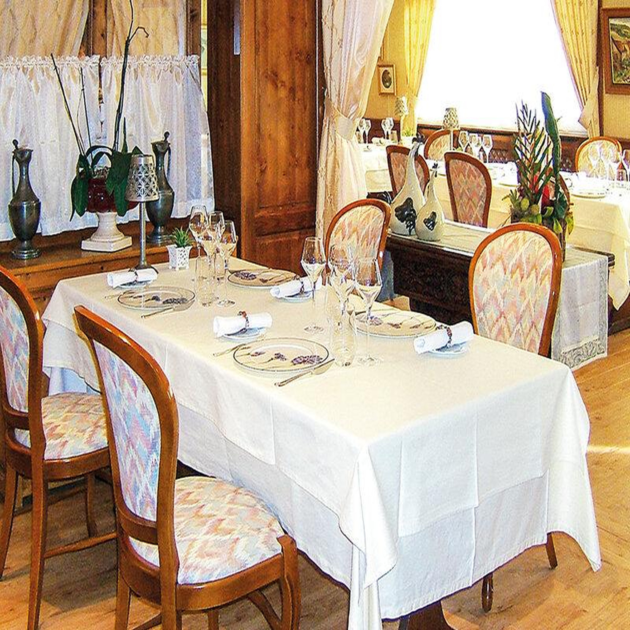 Voir la diapositive 3 : Smartbox Adresses primées : menu 8 plats au restaurant mon plaisir près de montbéliard - coffret cadeau gastronomie