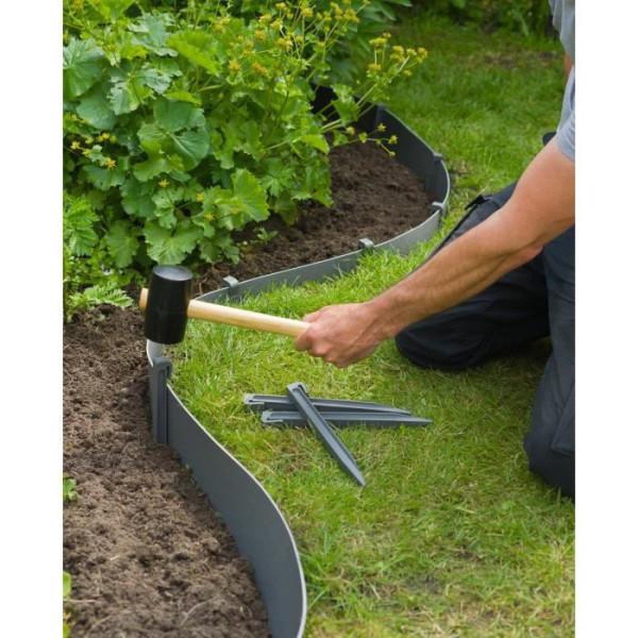 Voir la diapositive 2 : NATURE Ancres pour bordure de jardin en polypropylene - NATURE - H 26,7 x 1,9 x 1,8 cm - Gris