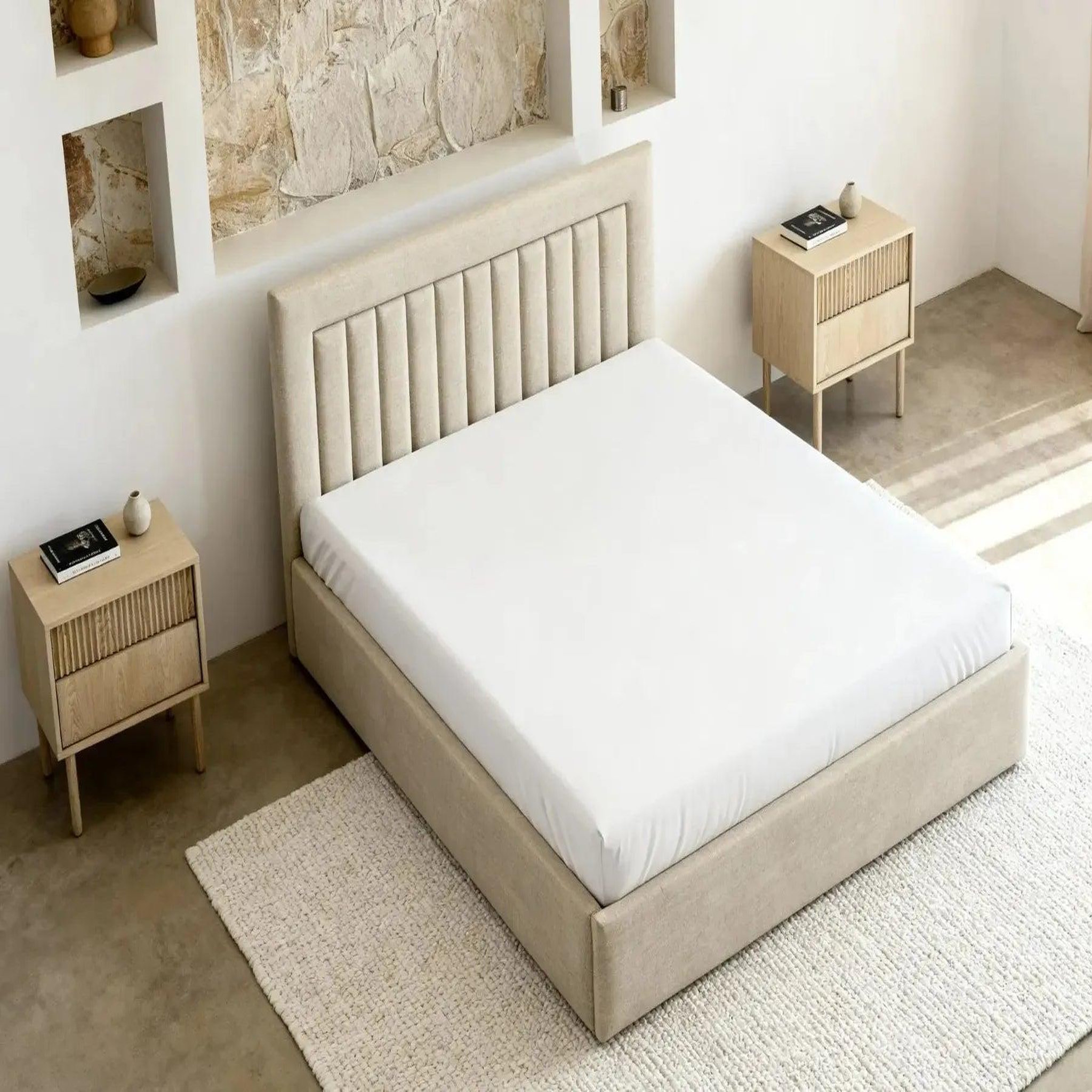 Voir la diapositive 6 : CASANOVA PARIS Camille - lit coffre tissu velours