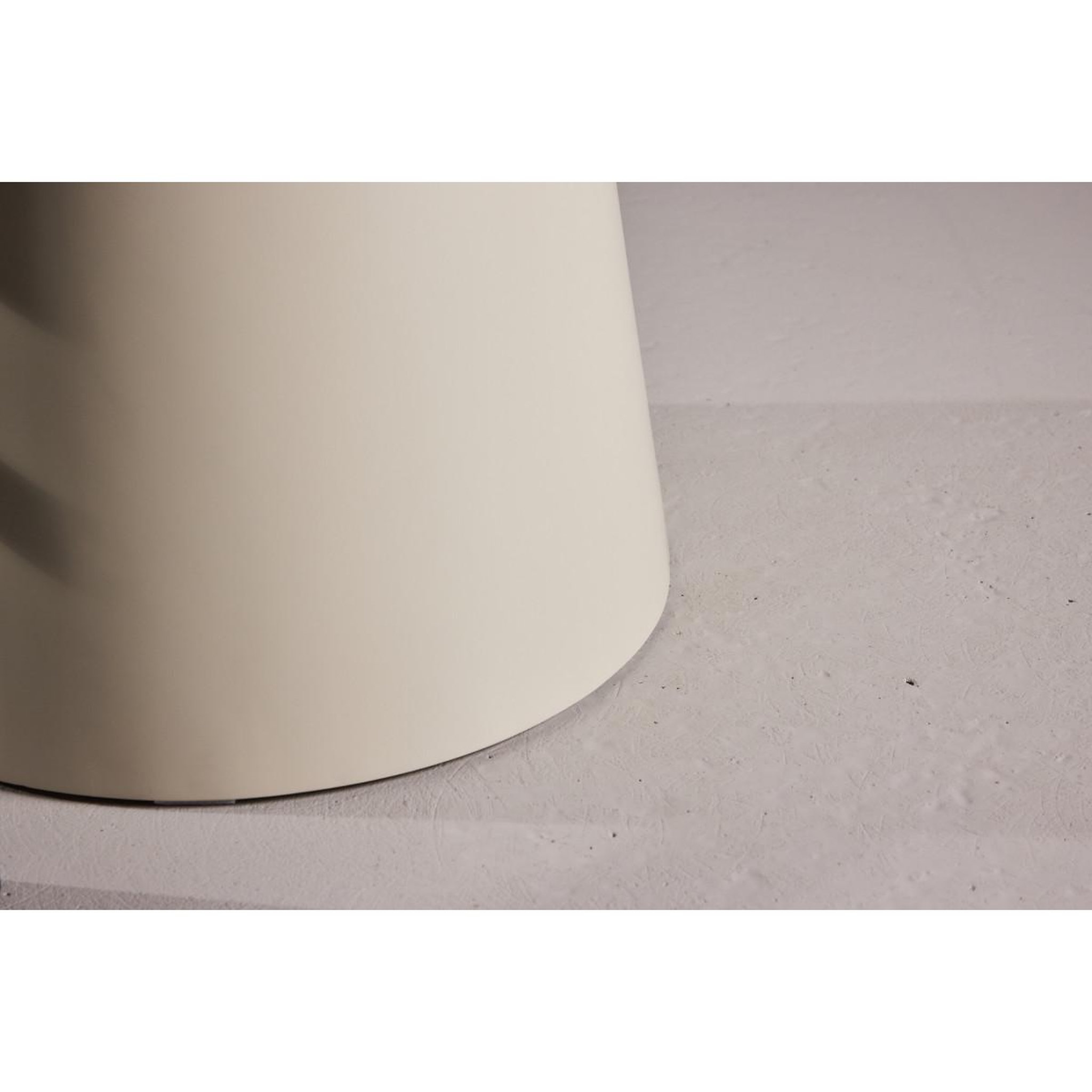 Voir la diapositive 5 : Paris Prix Table à manger design  lanzi  80cm beige