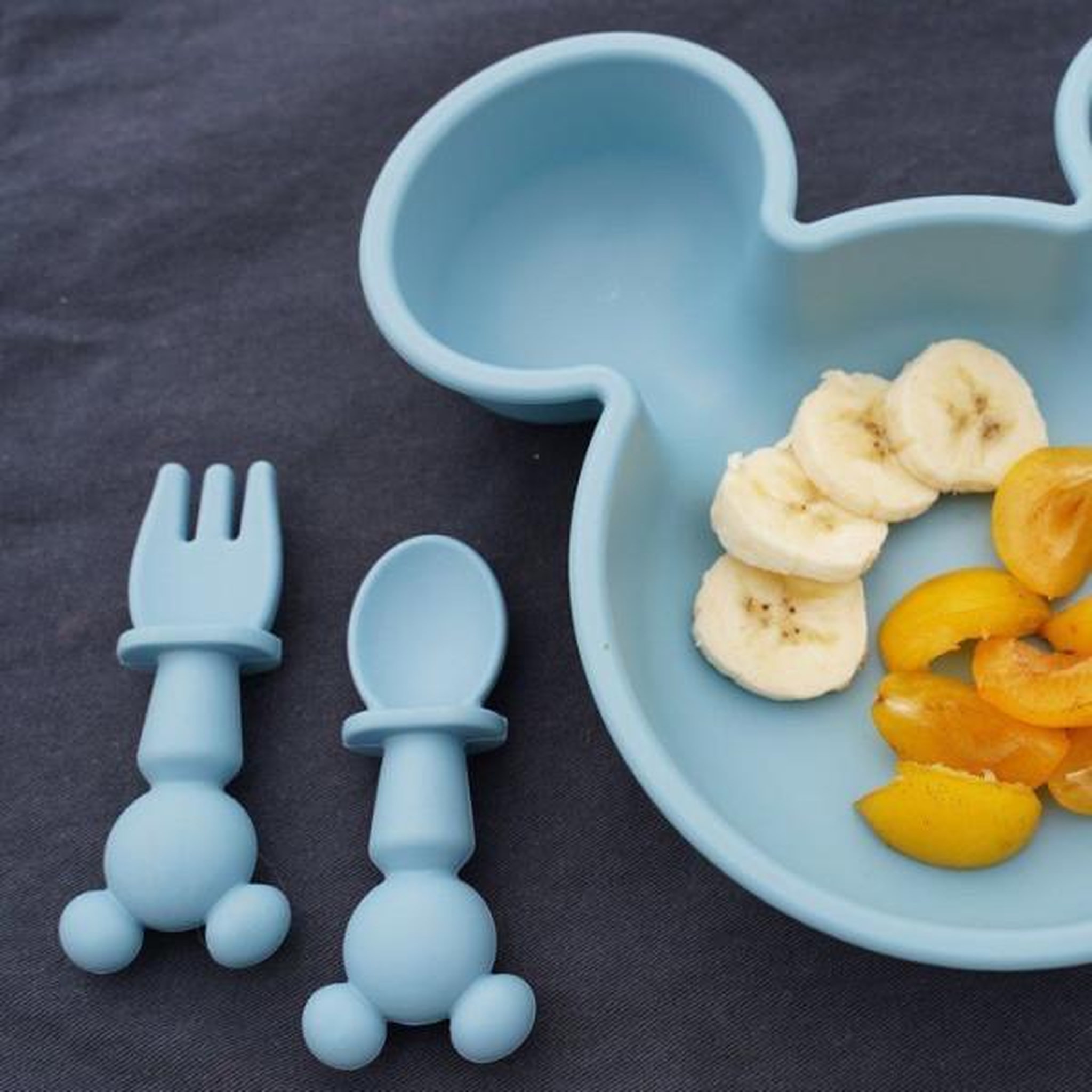 Voir la diapositive 4 : THERMOBABY SET DE 2 COUVERTS SILICONE - 2 PCS silicone cutlery set MICKEY
