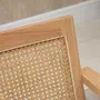 HOMCOM Fauteuil lounge avec coussin - dossier en cannage - assise profonde - accoudoirs - structure bois hévéa - aspect lin beige