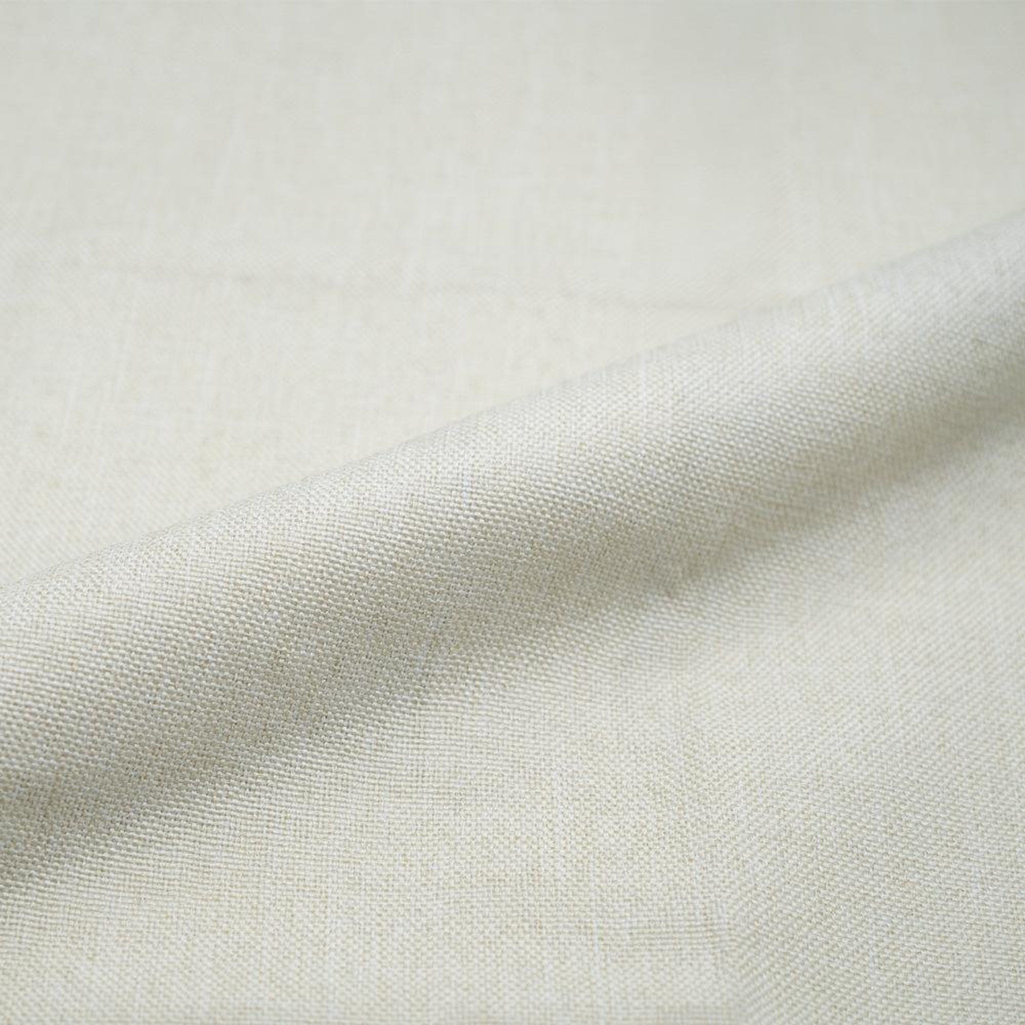 Voir la diapositive 3 : MAISON PAVANE Lot de 2 chaises en bois clair, tissu beige et rotin synthétique-maria