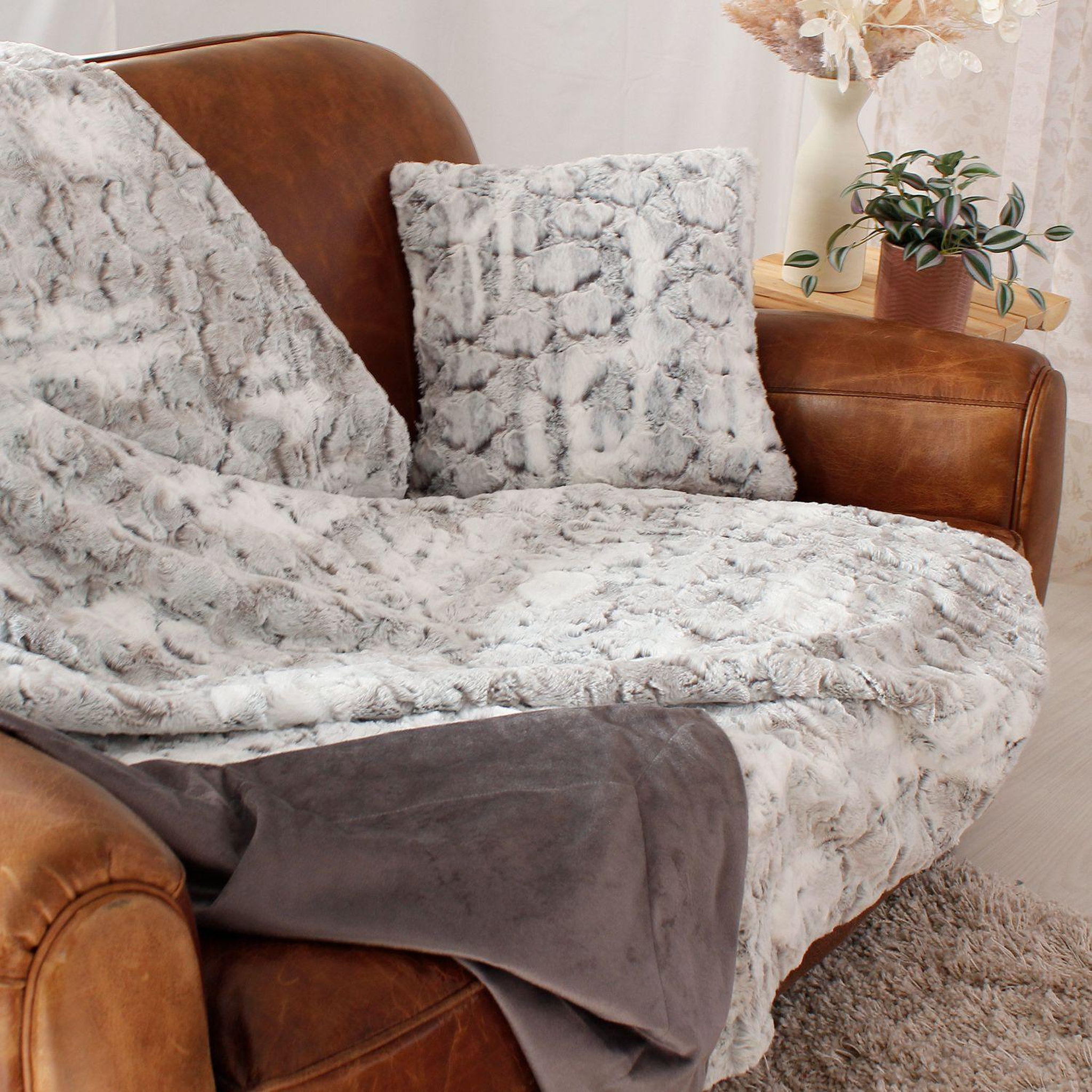 Voir la diapositive 2 : TOILINUX Plaid à poils doux lenvik - 125 x 150 cm - gris
