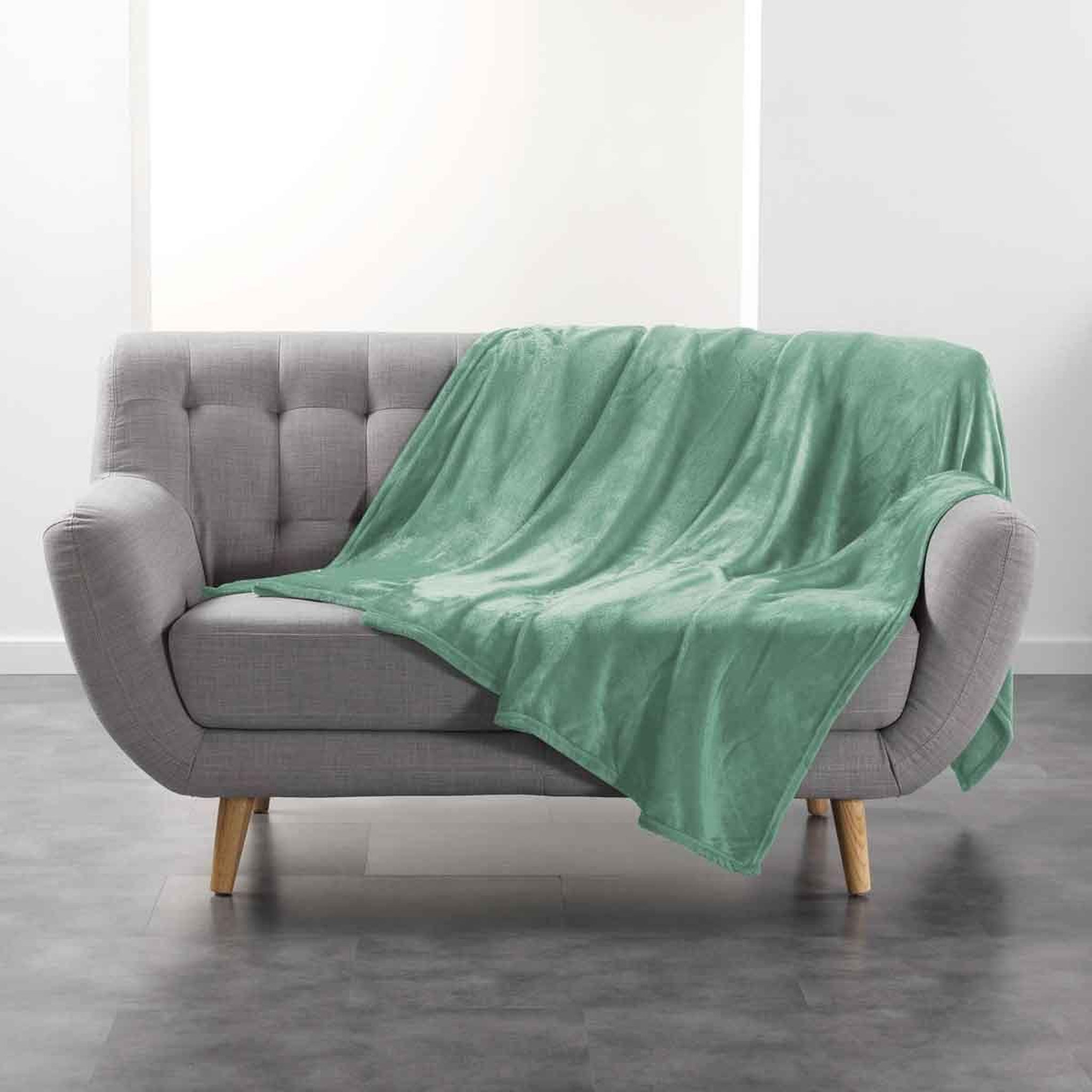 Douceur d'Intérieur Plaid uni en flanelle  flanou  180x220cm sauge