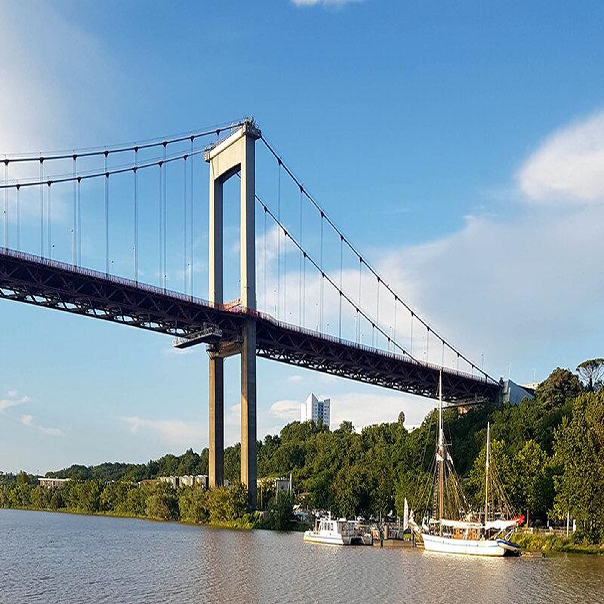 Voir la diapositive 4 : Smartbox Croisière sur la garonne le long des façades classées unesco - coffret cadeau sport & aventure