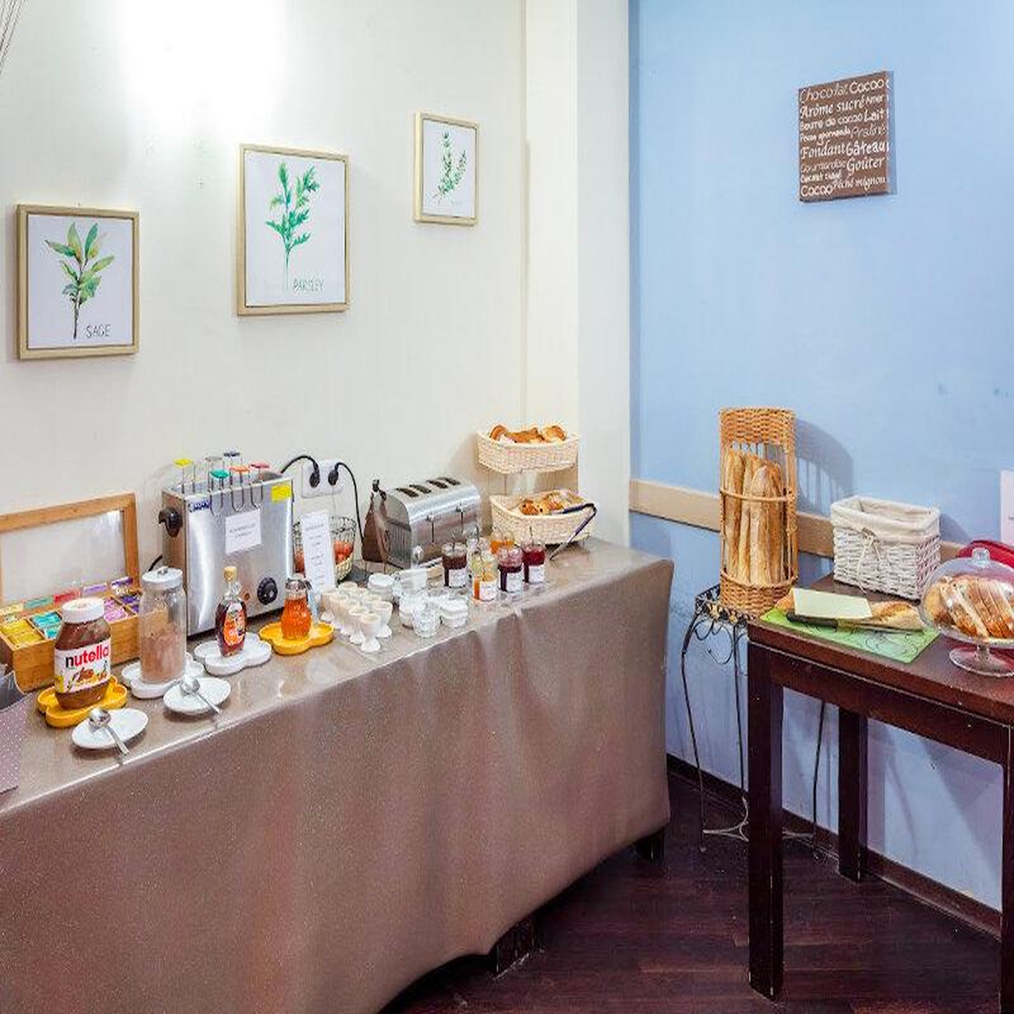 Voir la diapositive 3 : Smartbox Escapade ensoleillée en famille : 2 jours en chambre duplex près de toulon - coffret cadeau séjour