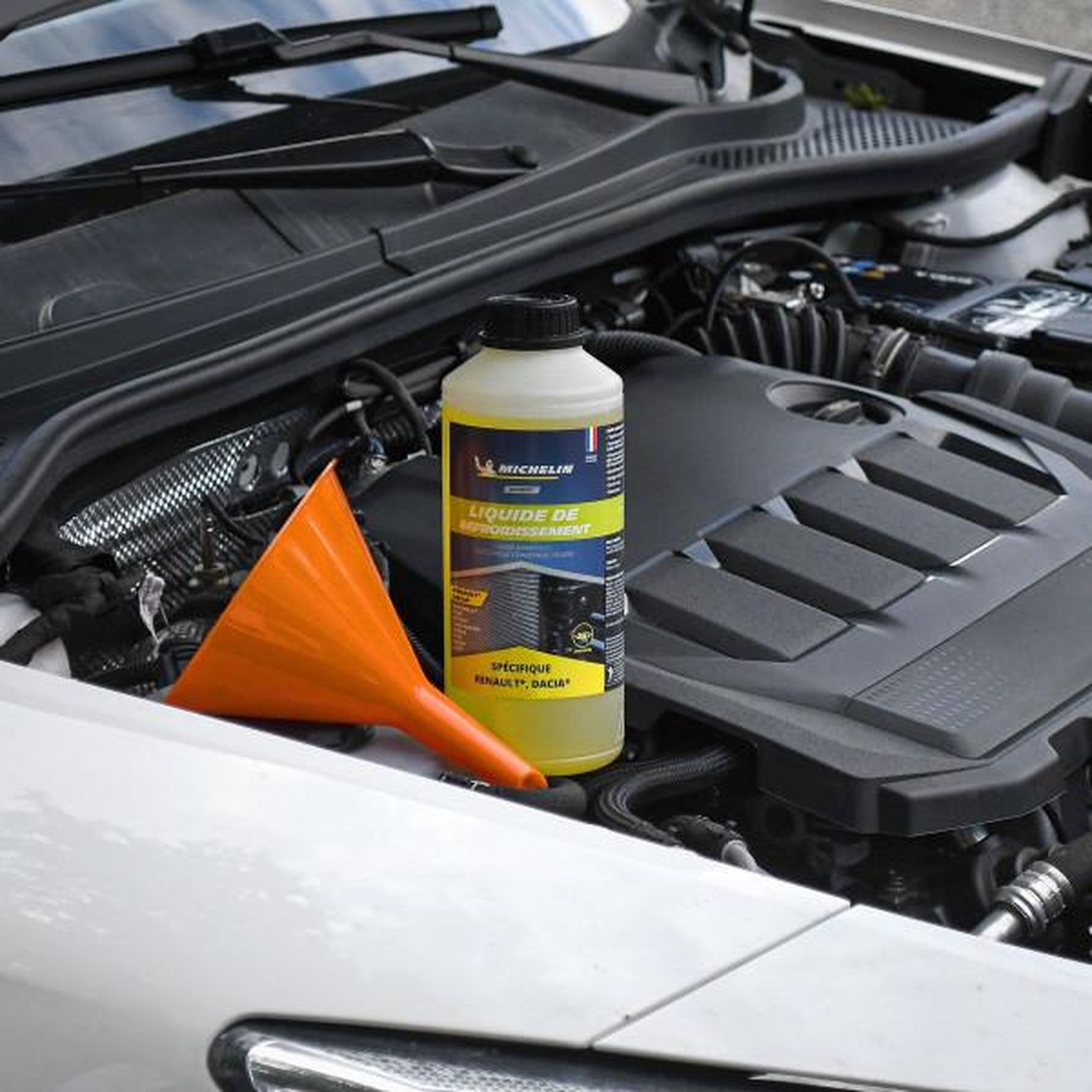 Voir la diapositive 2 : MICHELIN Liquide de refroidissement - michelin - jaune - adapté aux normes renault dacia - 1l