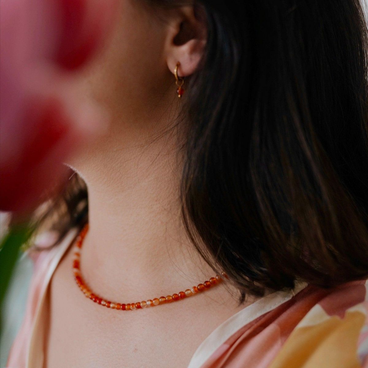 SLOYA Boucles d'oreilles créoles Serena en pierres Cornaline