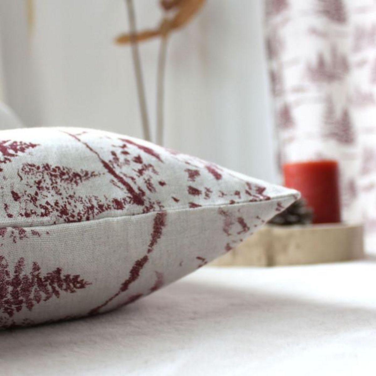 Paris Prix Coussin Déco de Noël  Ebène  30x50cm Écru & Rouge