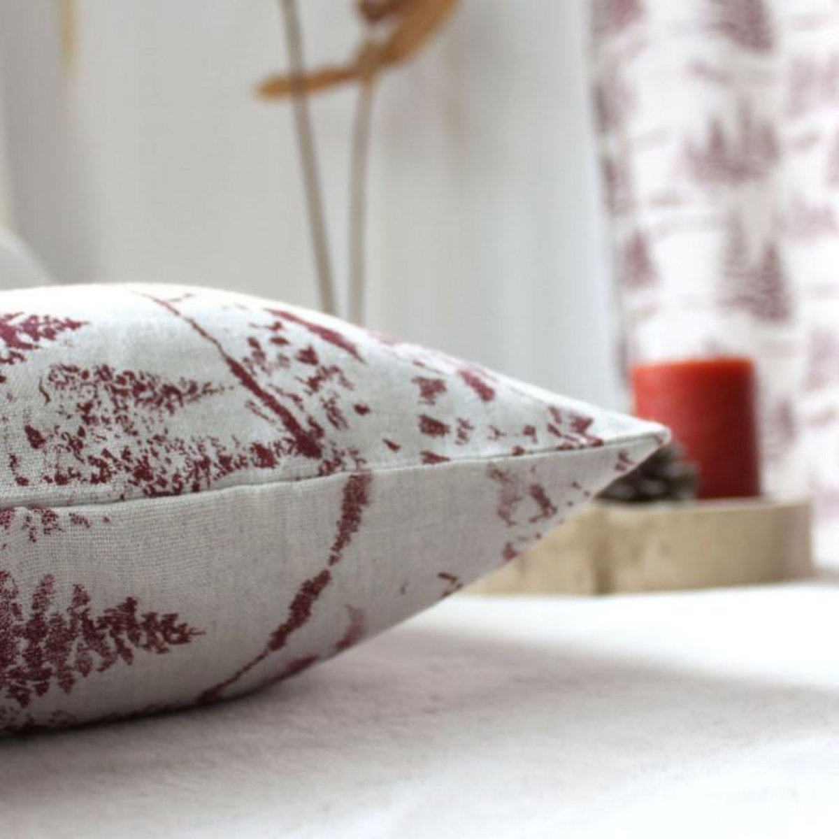 Paris Prix Coussin Déco de Noël  Ebène  30x50cm Écru & Rouge