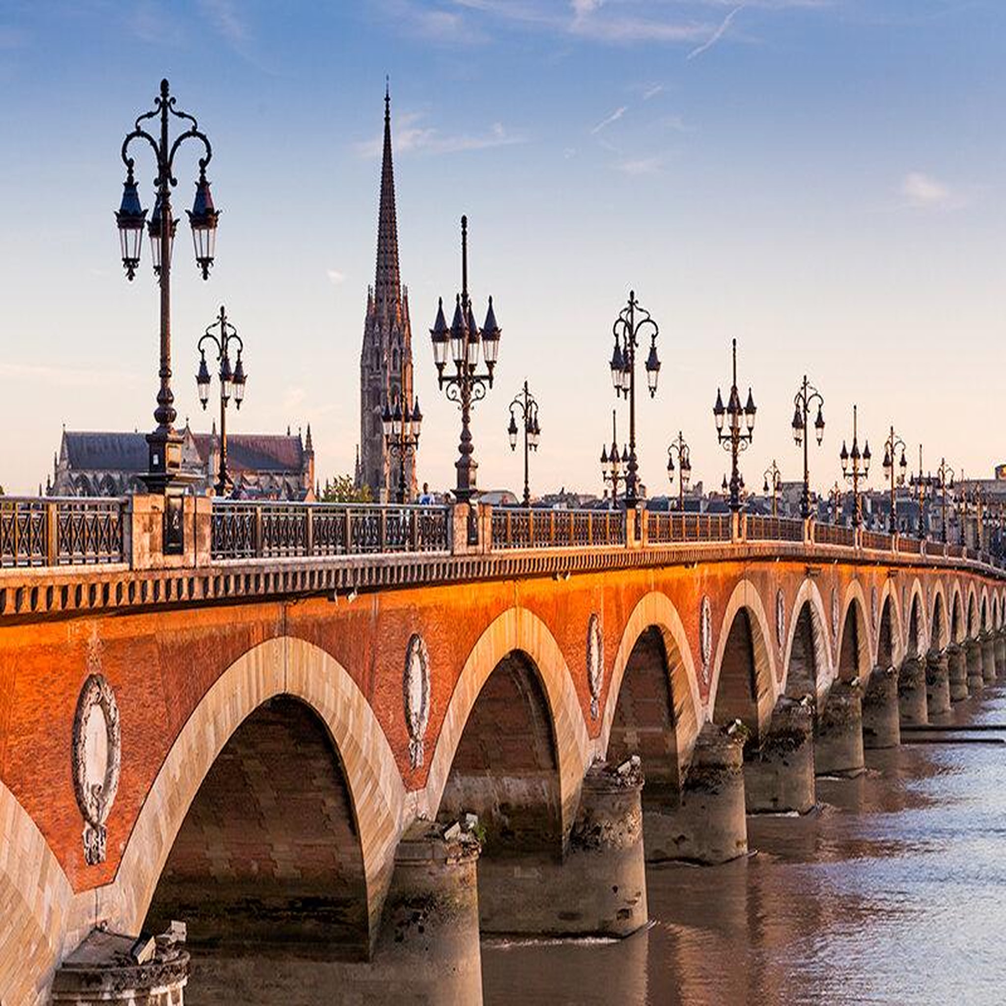 Voir la diapositive 5 : Smartbox Activité à bordeaux - coffret cadeau multi-thèmes