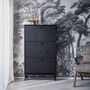 Voir la diapositive 2 : SWEEEK Meuble à chaussures 3 portes décor bois rainuré noir style contemporain 18 paires