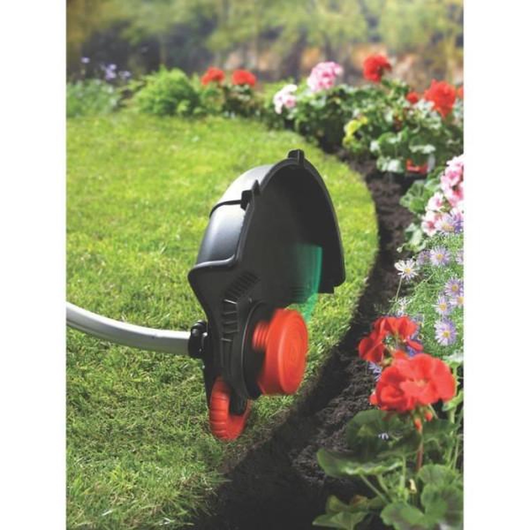 Voir la diapositive 4 : Black et Decker Coupe-bordure électrique BLACK+DECKER - GL7033 - 700W - 33 cm