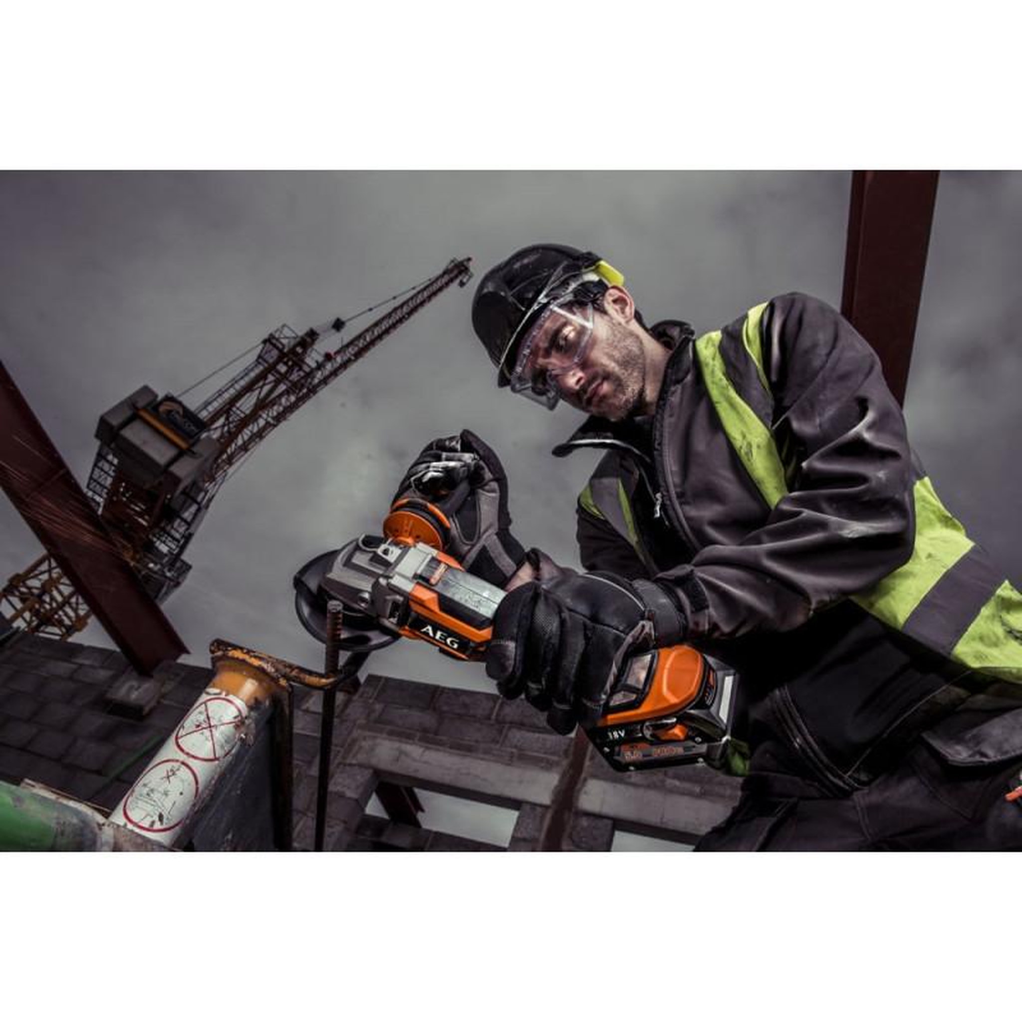 Voir la diapositive 2 : AEG meuleuse brushless AEG - BEWS18 125BL-0 - 18V - 125mm - sans batterie ni chargeur