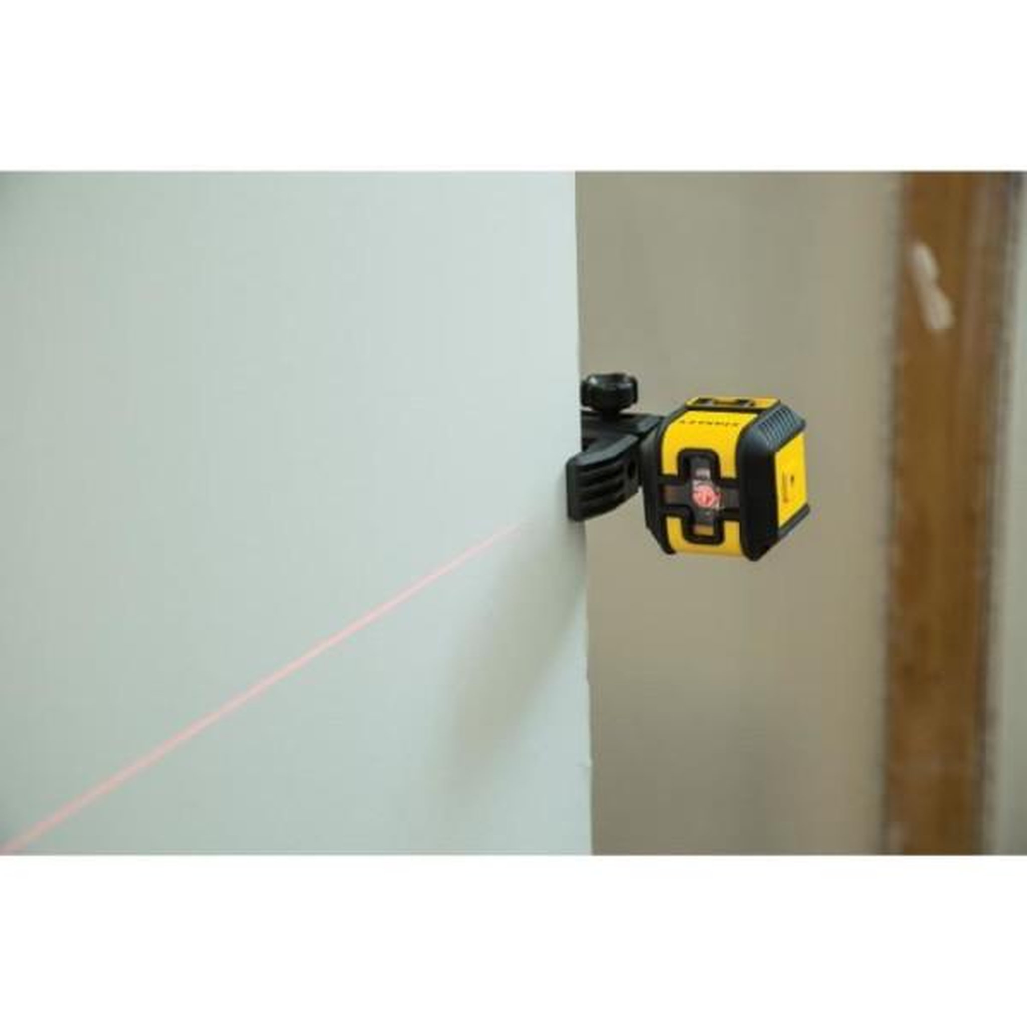 Voir la diapositive 5 : Stanley Niveau Laser Croix - STANLEY - STHT77498-1 - Rouge