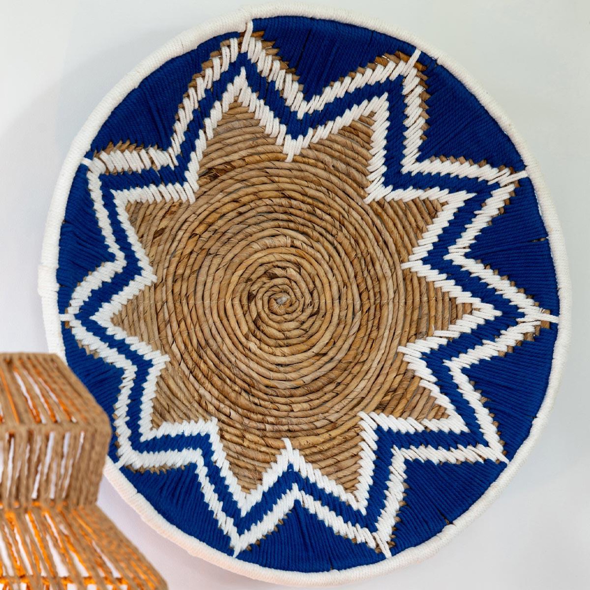 Voir la diapositive 3 : J-LINE Lot de 3 déco murales  branche bananier  76cm bleu foncé
