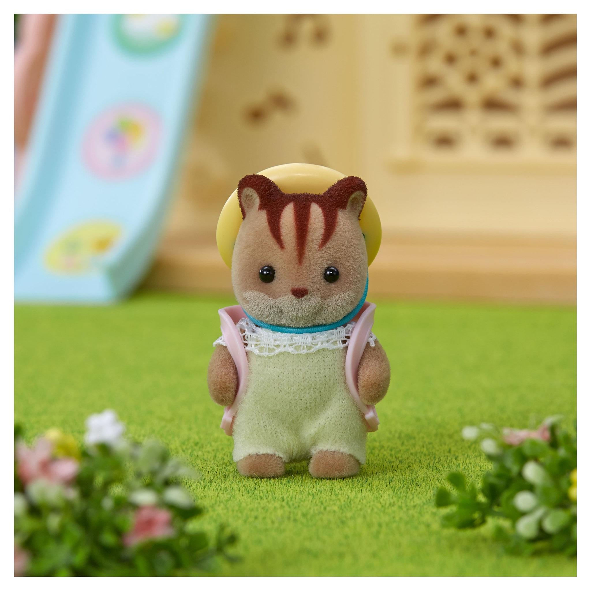 Voir la diapositive 2 : Epoch d'Enfance Bébé écureuil roux Sylvanian Families
