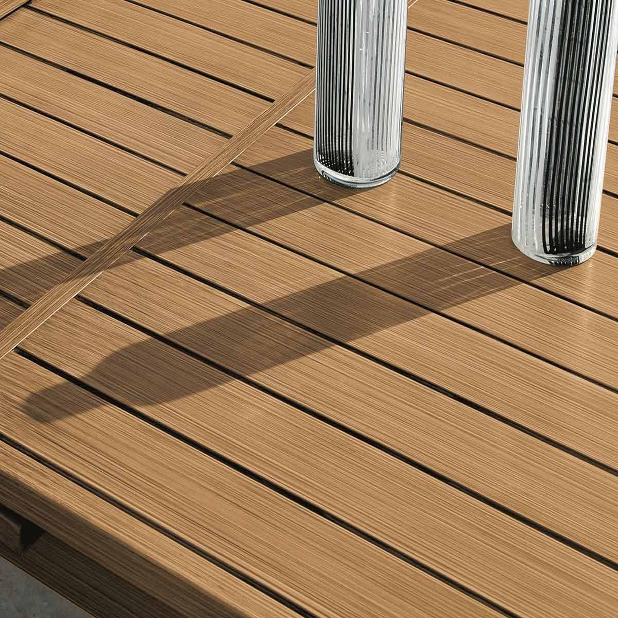 Voir la diapositive 4 : Jardiline Table rectangulaire extensible en aluminium aspect Teck SANTORIN - 10 places - Jardiline