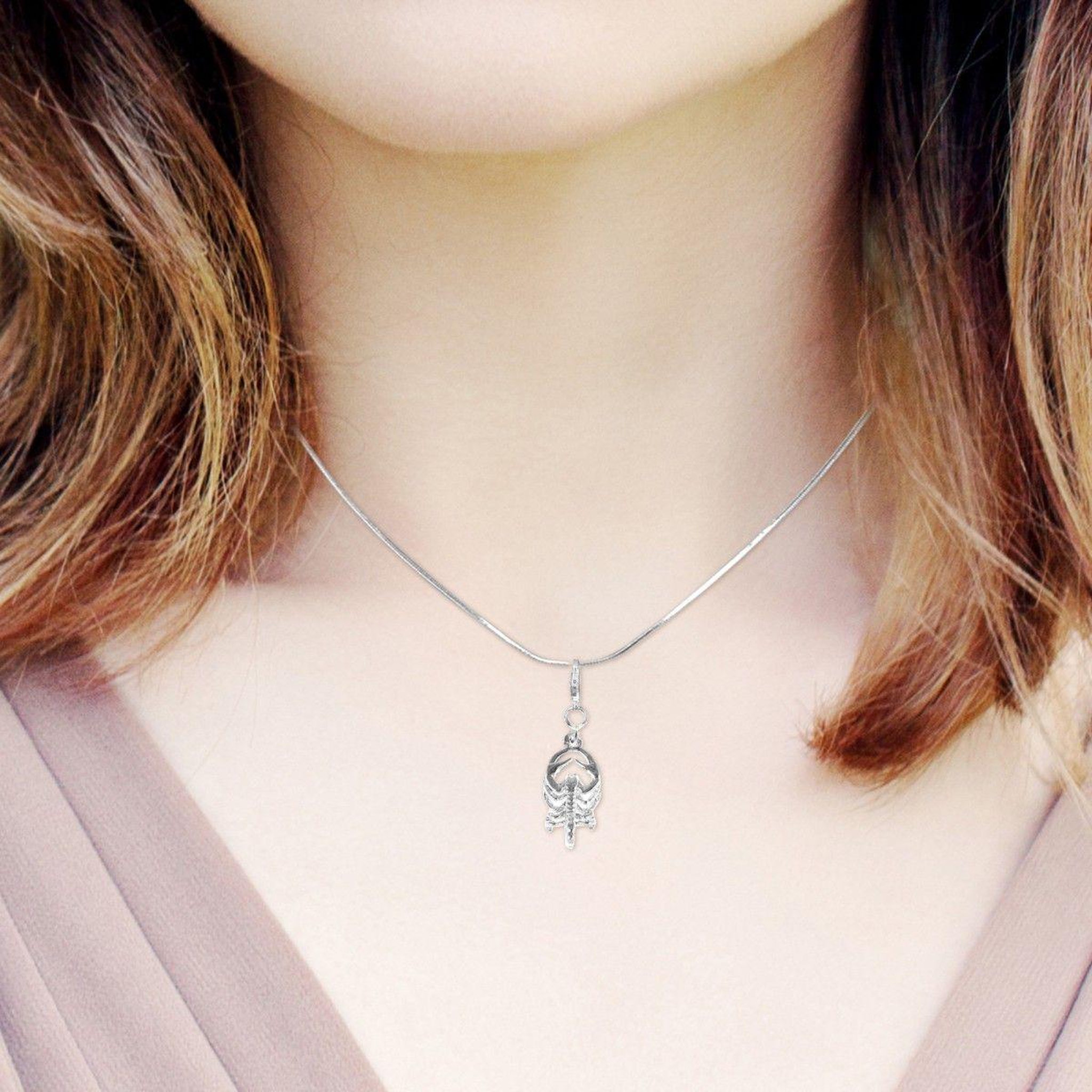 Voir la diapositive 2 : SC CRYSTAL Collier scorpion signe du zodiaque SC Crystal