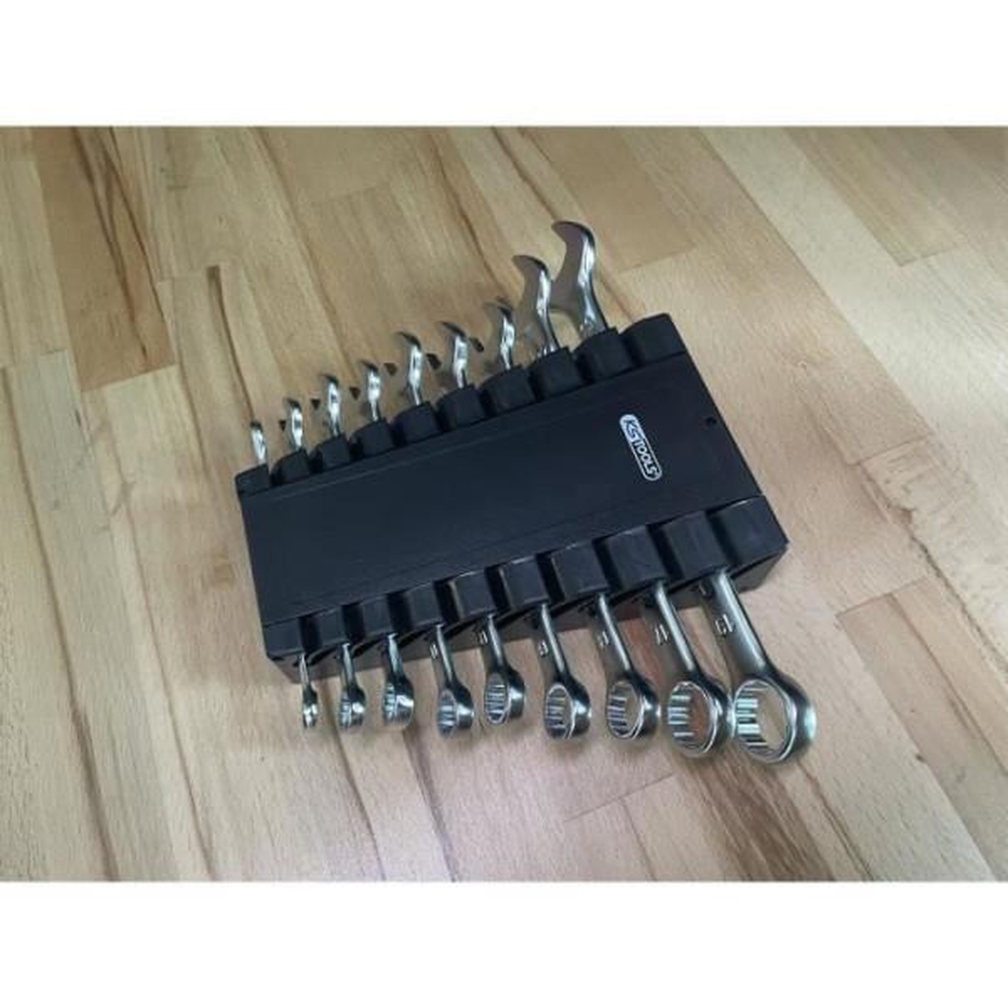 Voir la diapositive 2 : Ks Tools Jeu de 9 clés mixtes métriques - ks tools - 922.0043 - clé plate a cliquet en boite - 8 a 19 mm - angle de fourche oeil incli
