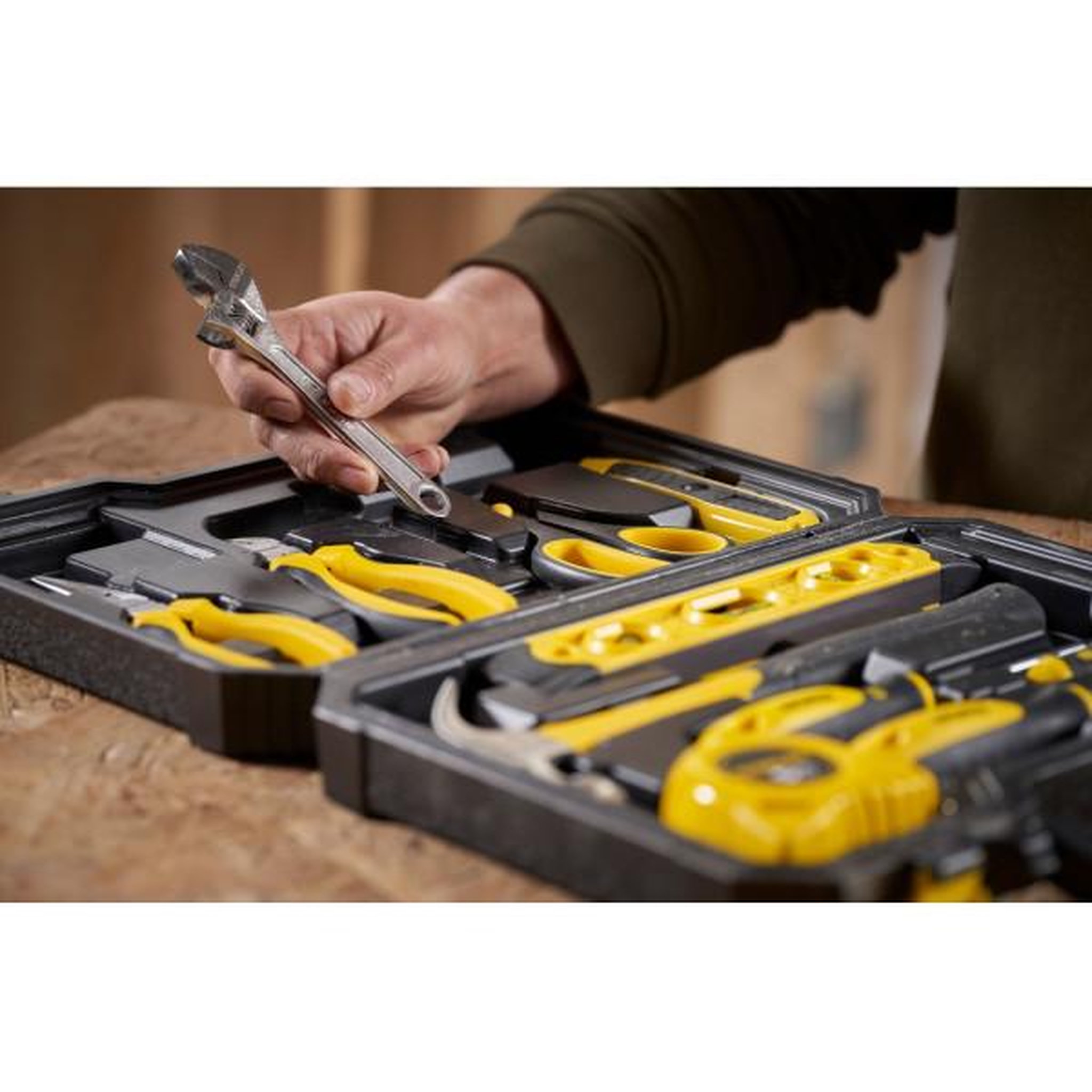 Voir la diapositive 6 : Stanley Malette a outils 28 pieces - stanley - stht78050-1 - coffret plastique - noir et jaune