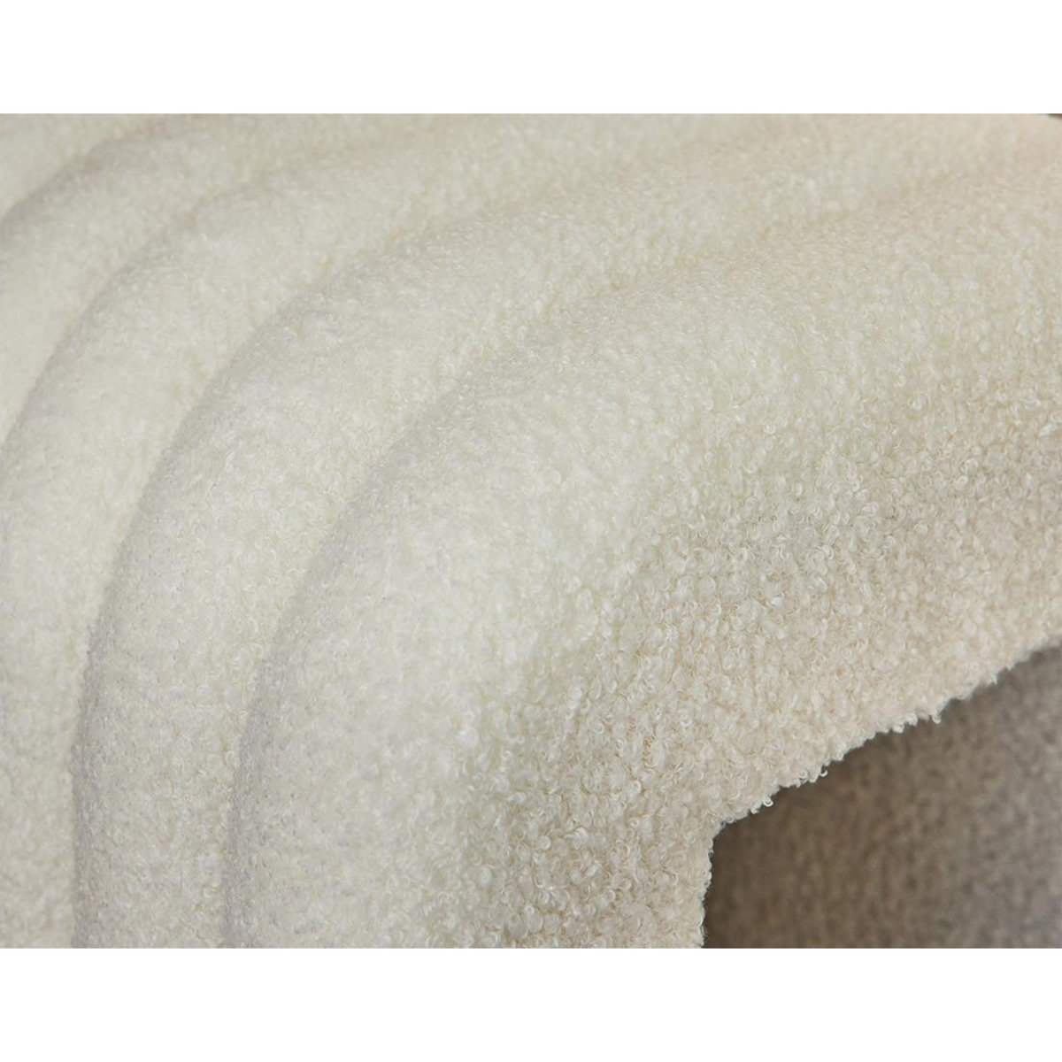 LISA DESIGN Kenta - pouf - en tissu bouclette