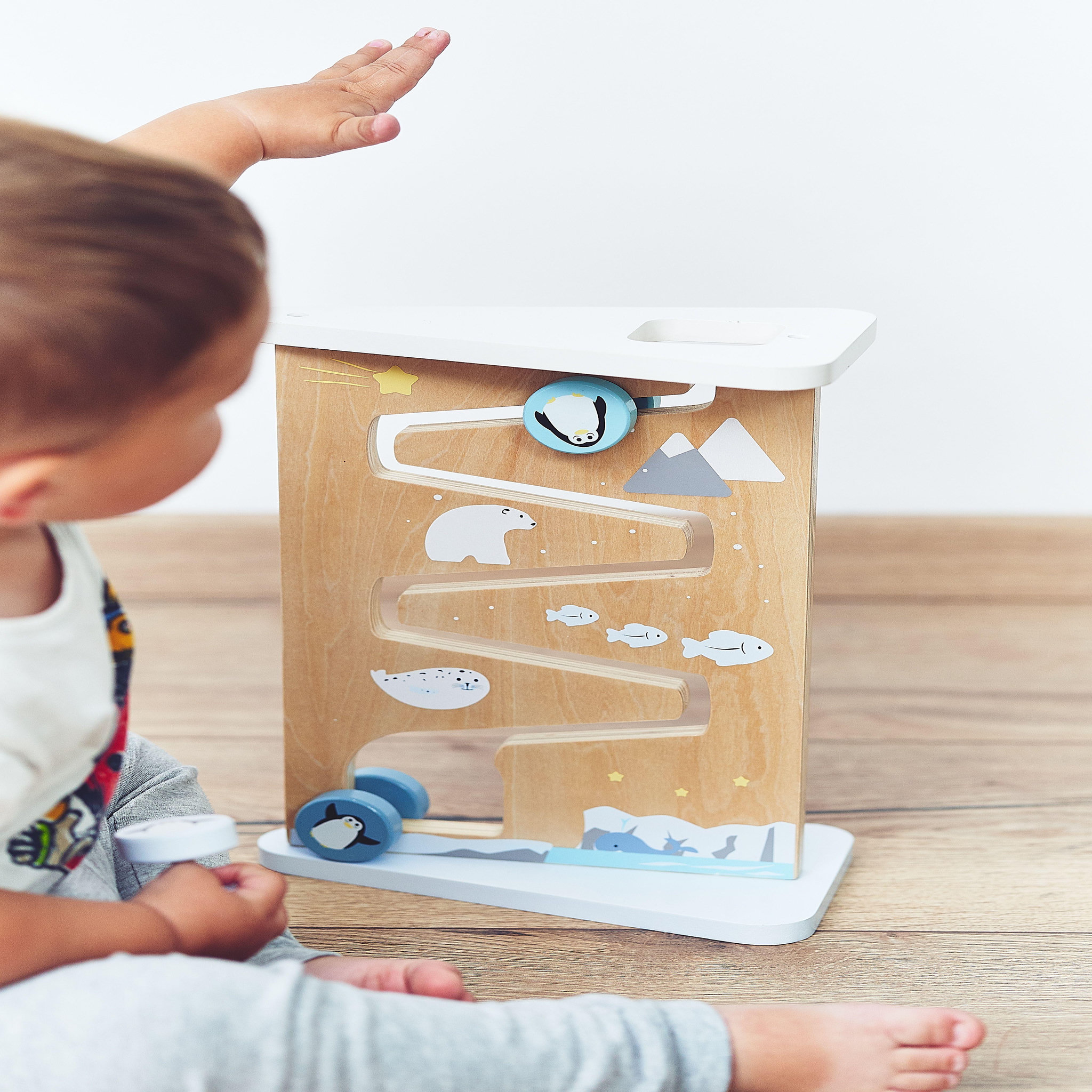 Voir la diapositive 4 : MAMABRUM Planche de Manipulation Sensorielle Double face - Jeu d'Éveil Bébé en Bois à Motifs Polaires
