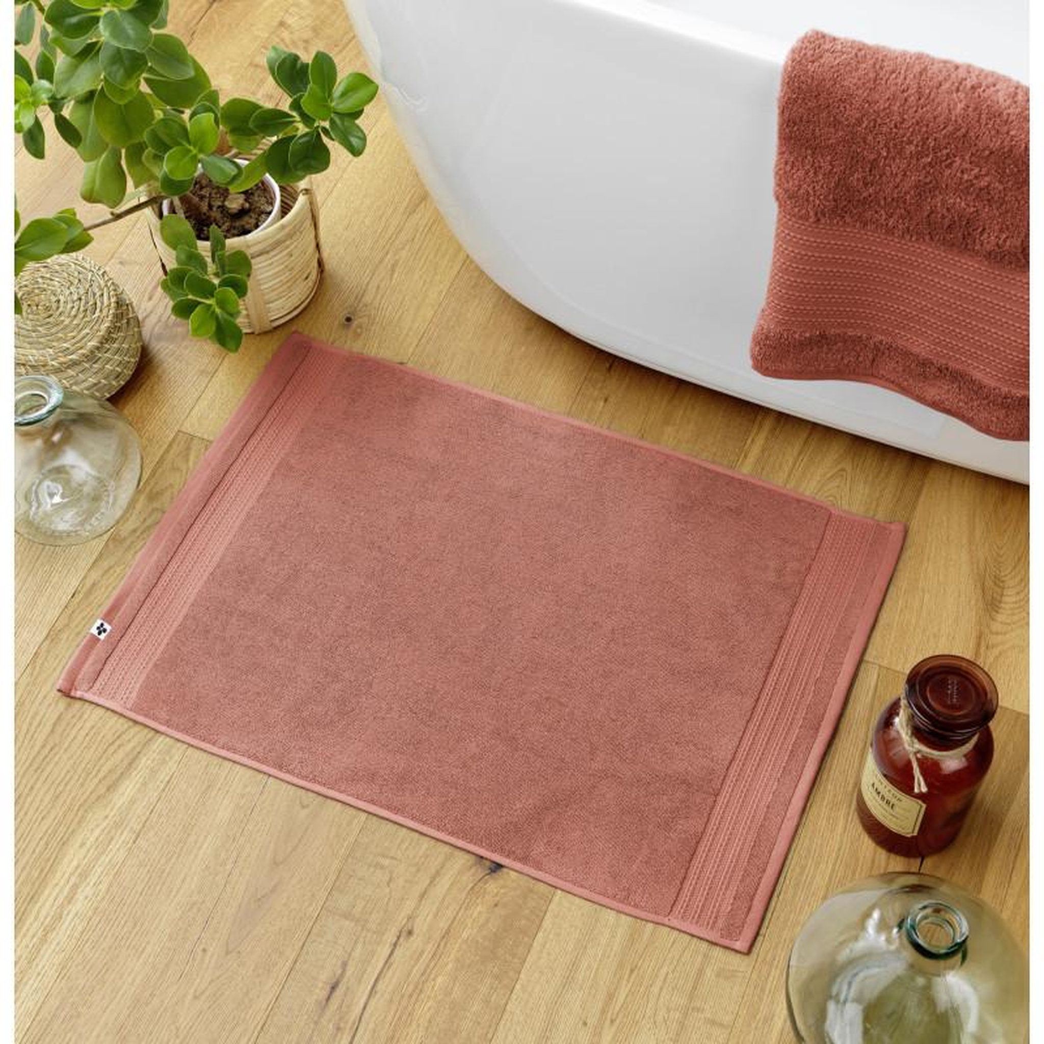 Voir la diapositive 1 : L EFFET PAPILLON Tapis de bain  Garance  50 x 70 cm / 100% Coton Bio / 600 gr/m² l'Effet Papillon -  - Tapis de bain 50 x 70 cm