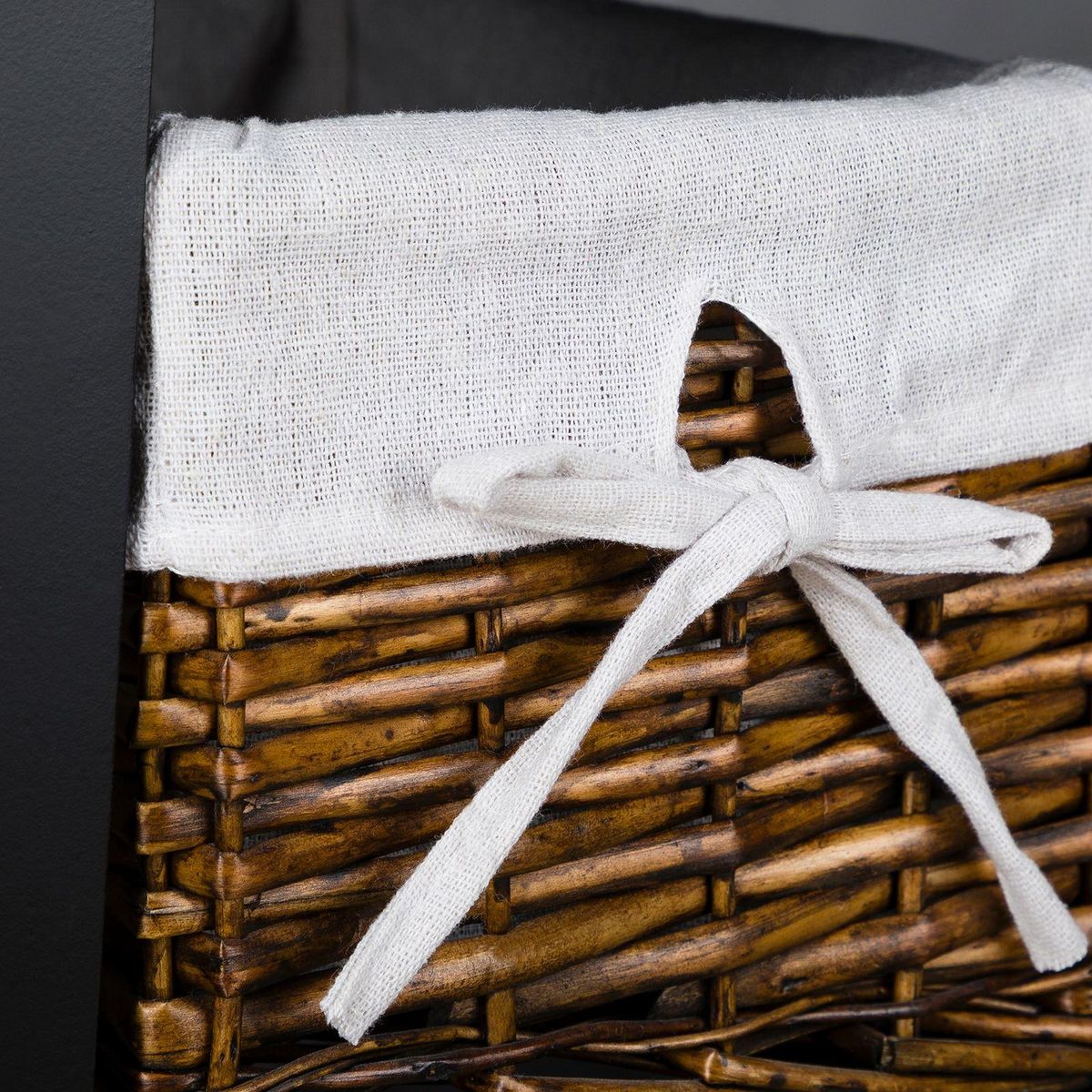 IDIMEX Table de chevet NOKOMIS avec 2 paniers en bois