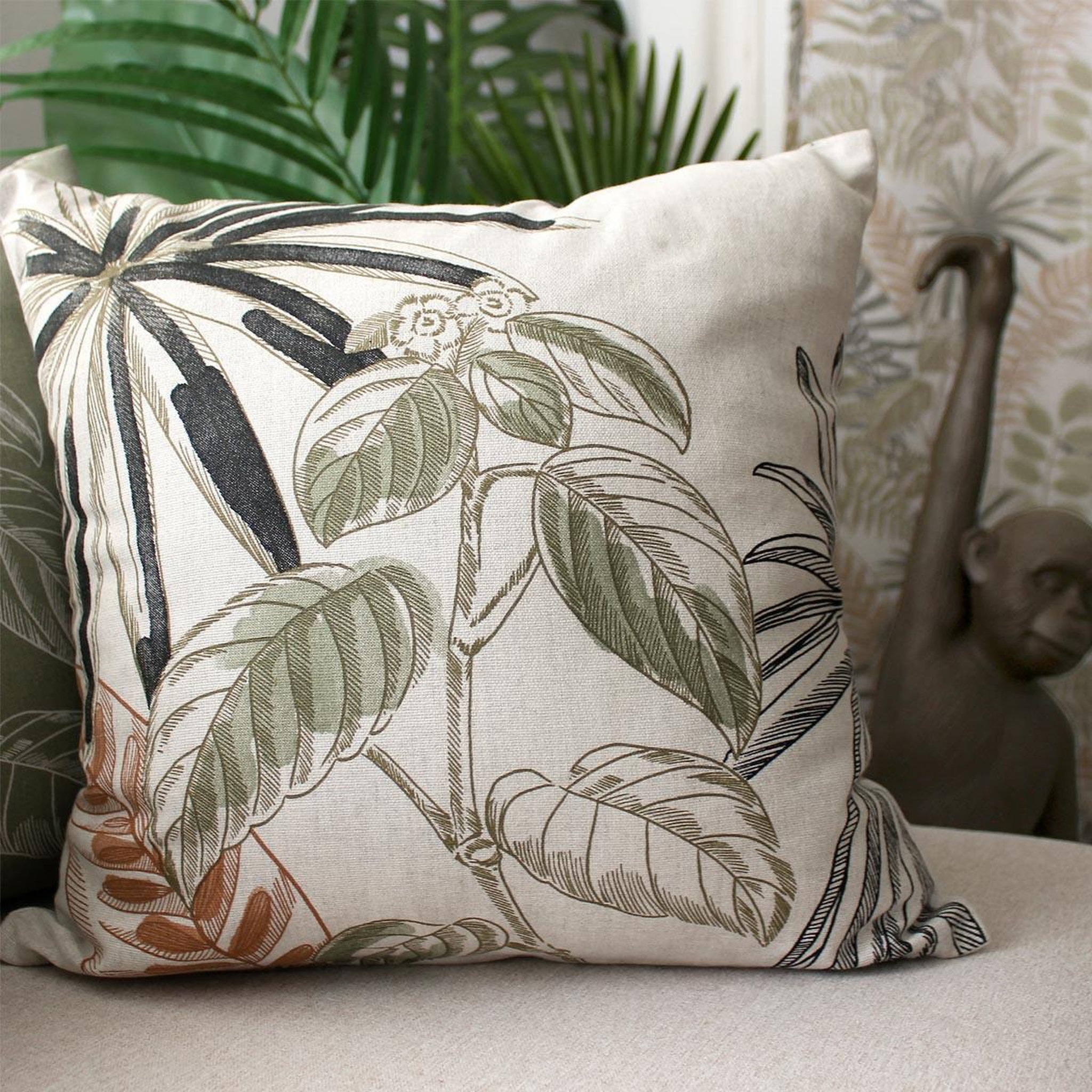 Voir la diapositive 2 : ENJOY HOME Coussin déco imprimé  mambo  40x40cm multicolore