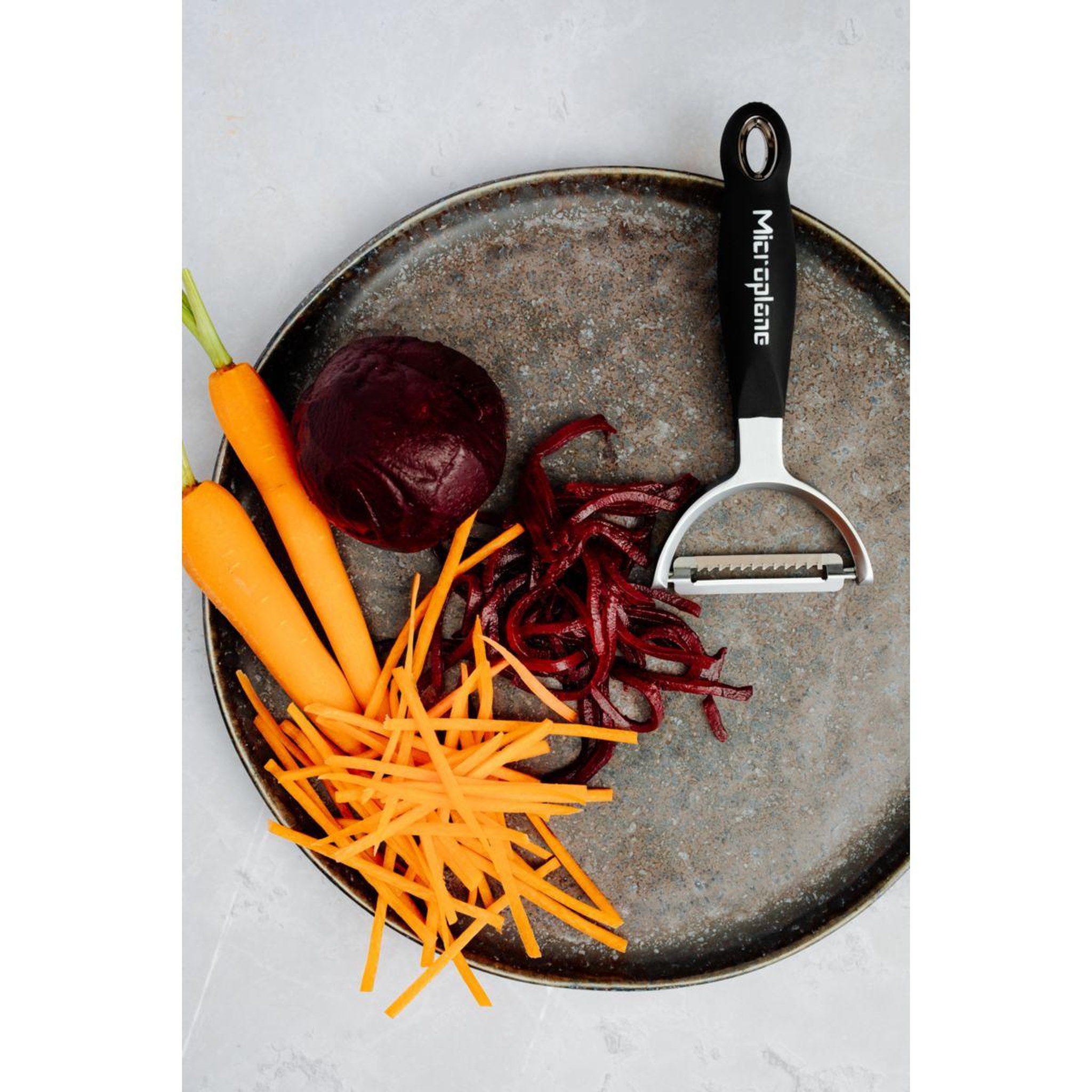 Voir la diapositive 4 : MICROPLANE Eplucheur Profesional Y Julienne Black